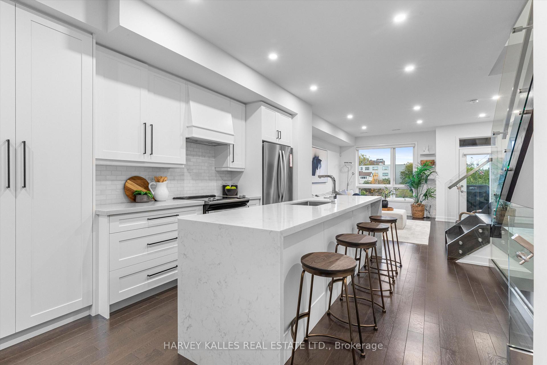 Photo 13 of 609A Harvie Avenue, Toronto, Caledonia-Fairbank — HOMEH