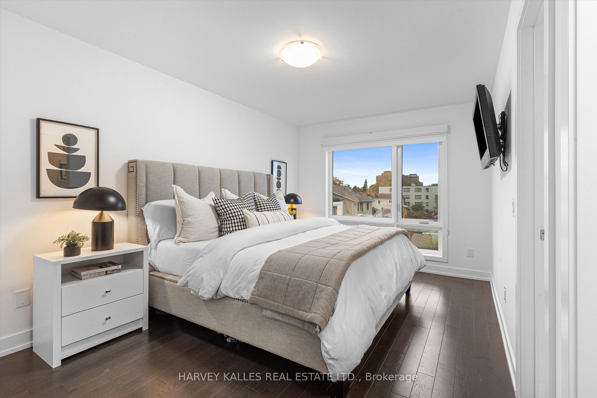 Photo 25 of 609A Harvie Avenue, Toronto, Caledonia-Fairbank — HOMEH