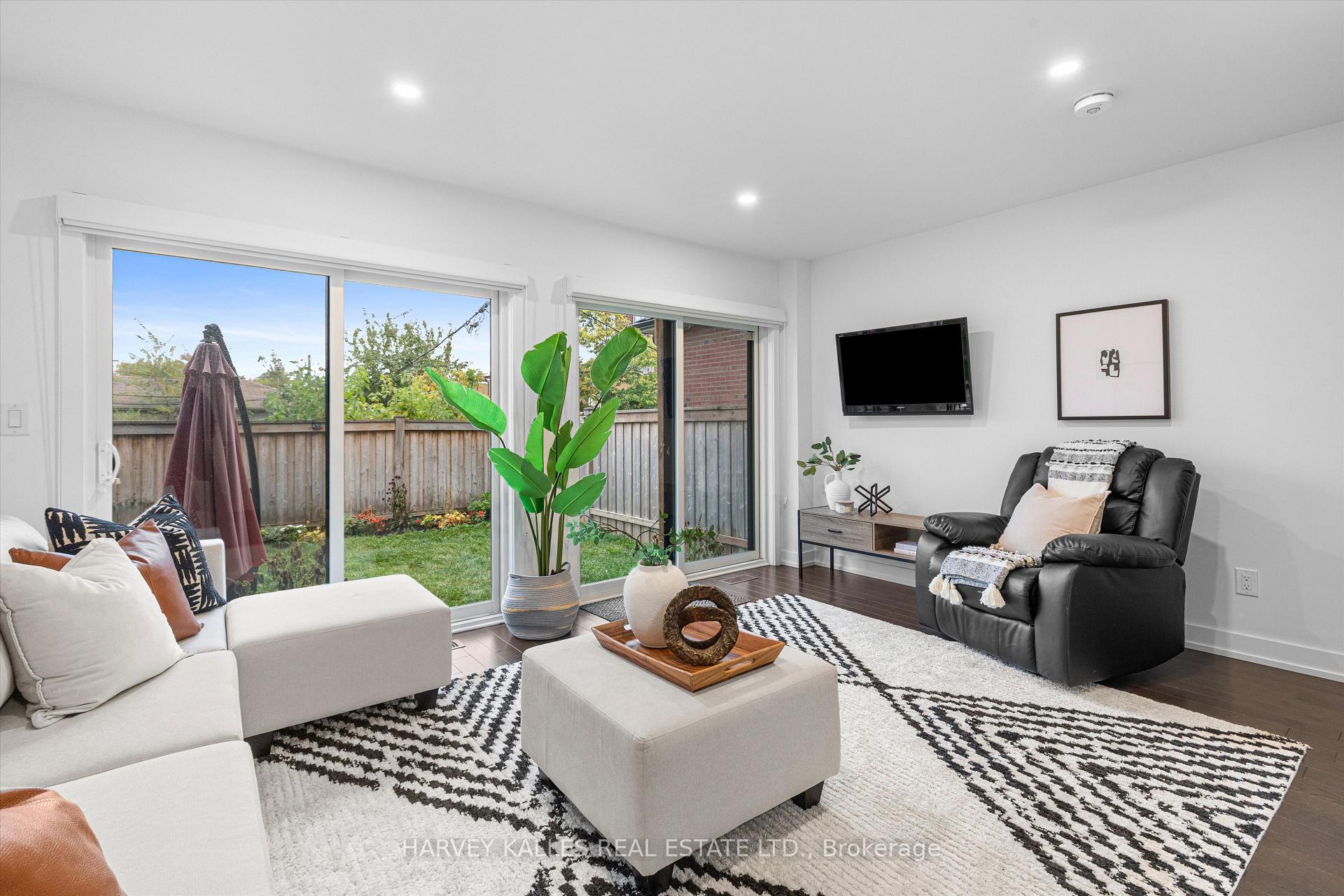 Photo 43 of 609A Harvie Avenue, Toronto, Caledonia-Fairbank — HOMEH