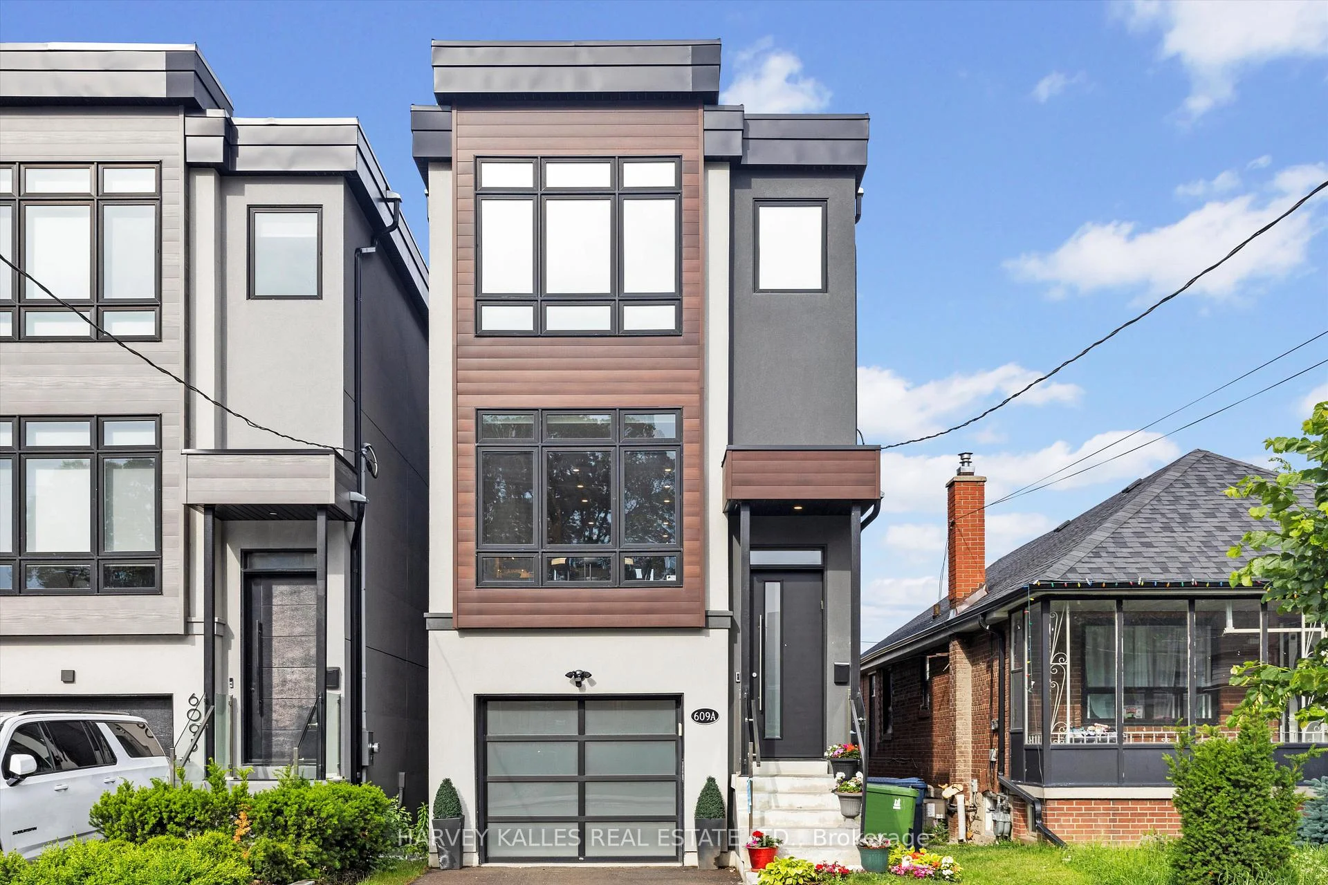Photo 2 of 609A Harvie Avenue, Toronto, Caledonia-Fairbank — HOMEH