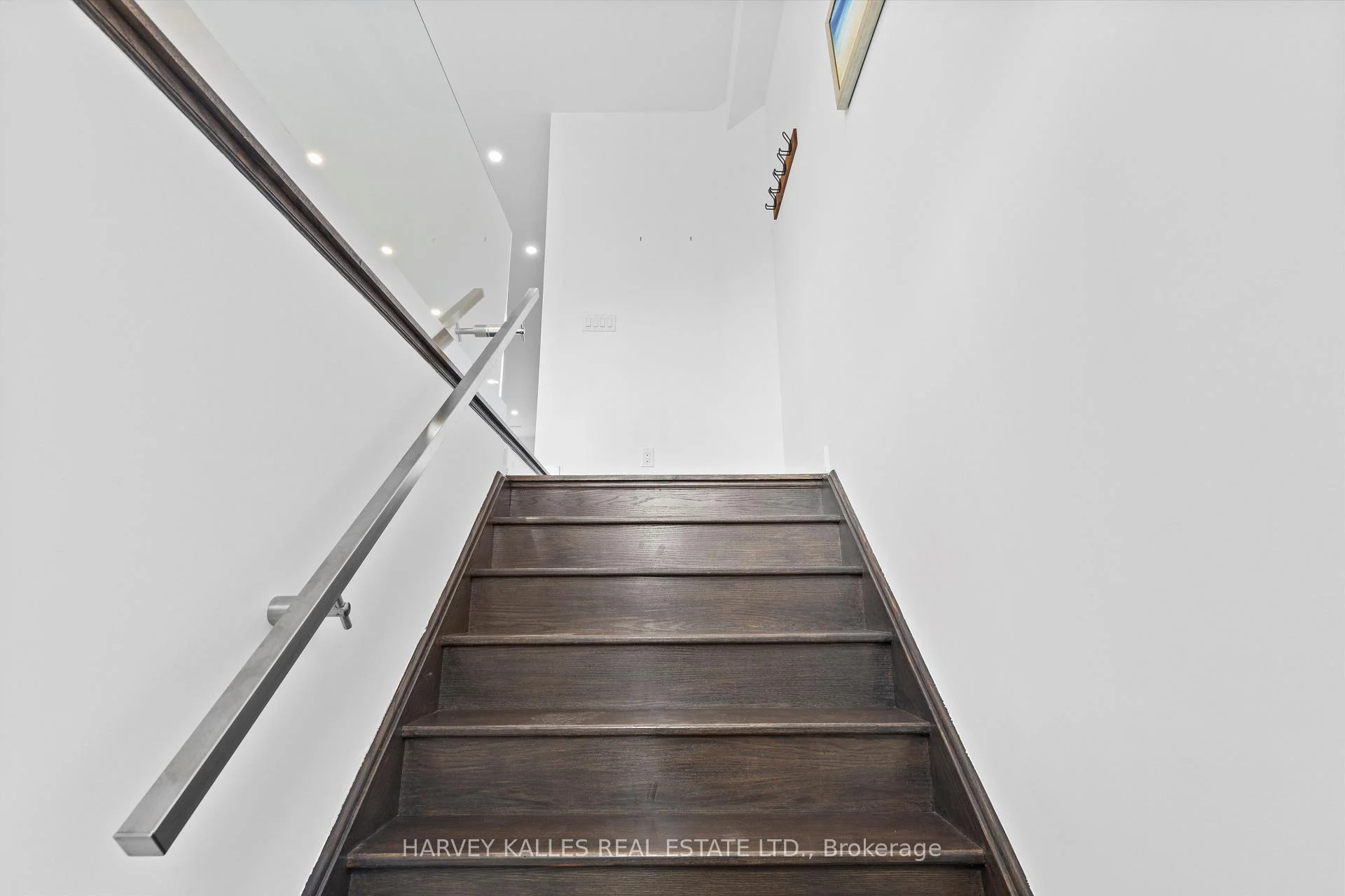 Photo 6 of 609A Harvie Avenue, Toronto, Caledonia-Fairbank — HOMEH