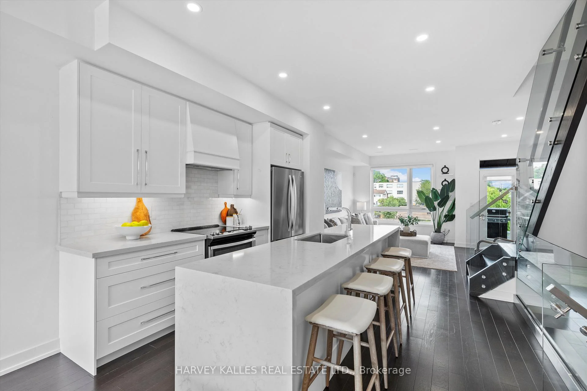 Photo 16 of 609A Harvie Avenue, Toronto, Caledonia-Fairbank — HOMEH