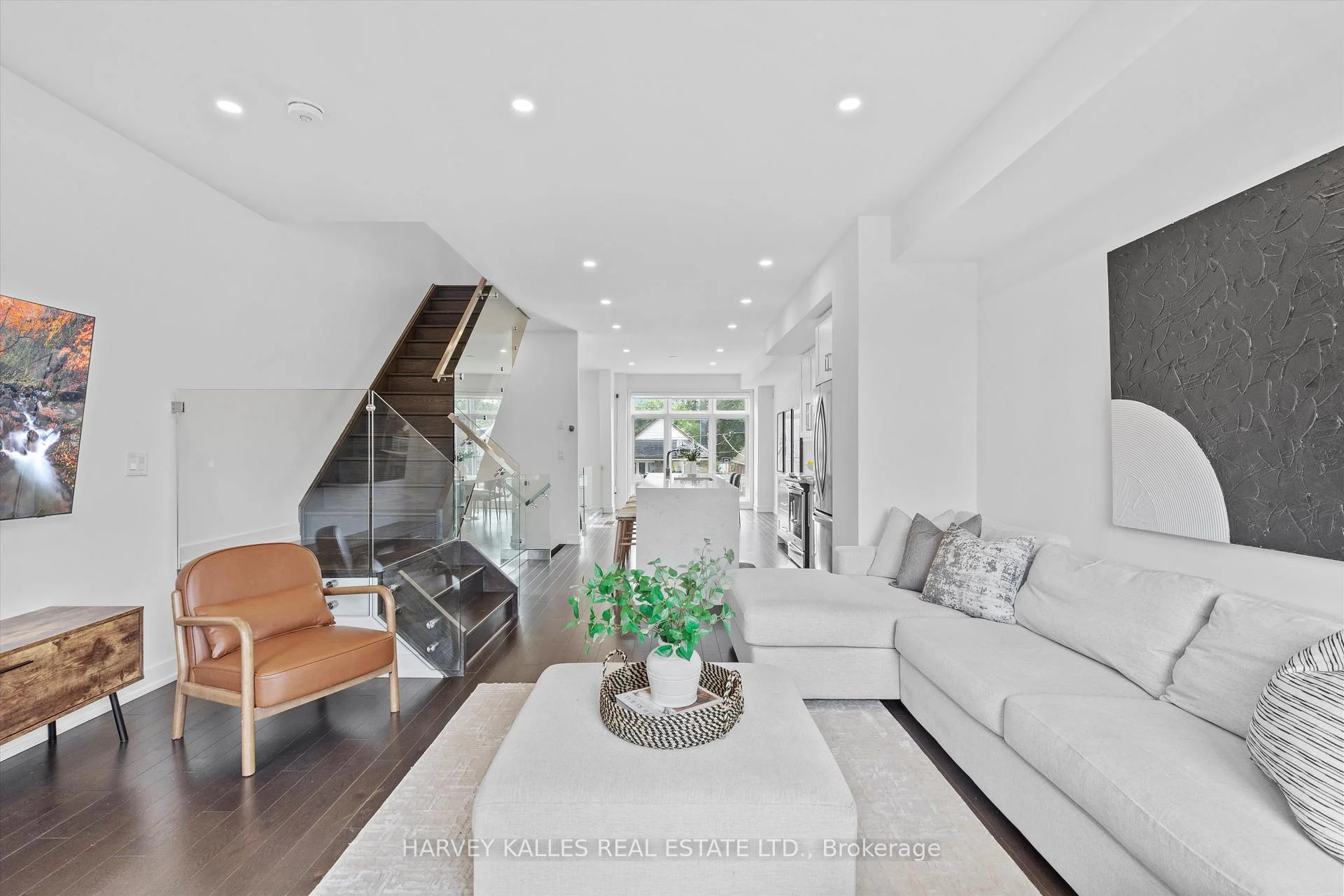 Photo 18 of 609A Harvie Avenue, Toronto, Caledonia-Fairbank — HOMEH