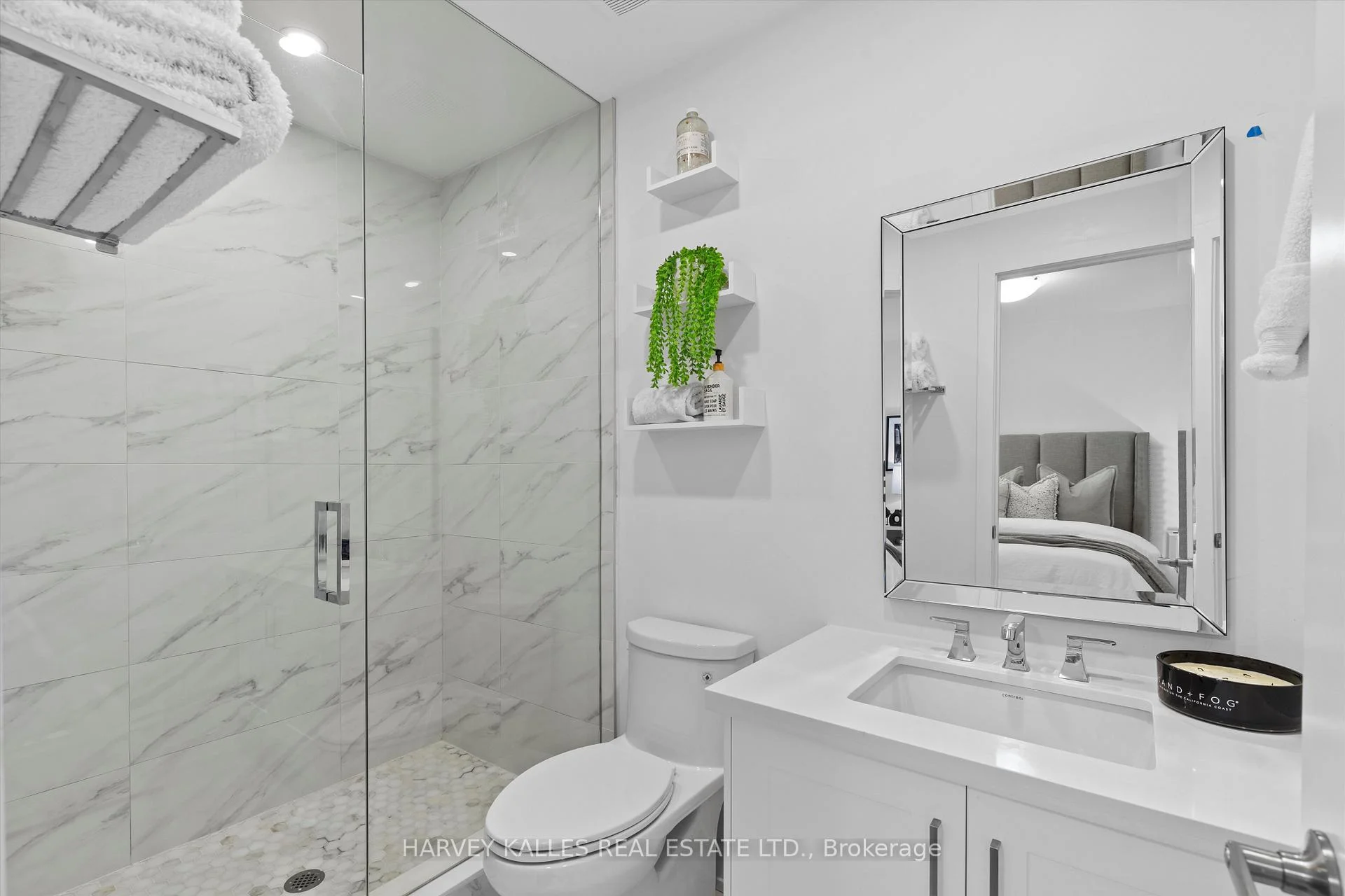 Photo 34 of 609A Harvie Avenue, Toronto, Caledonia-Fairbank — HOMEH