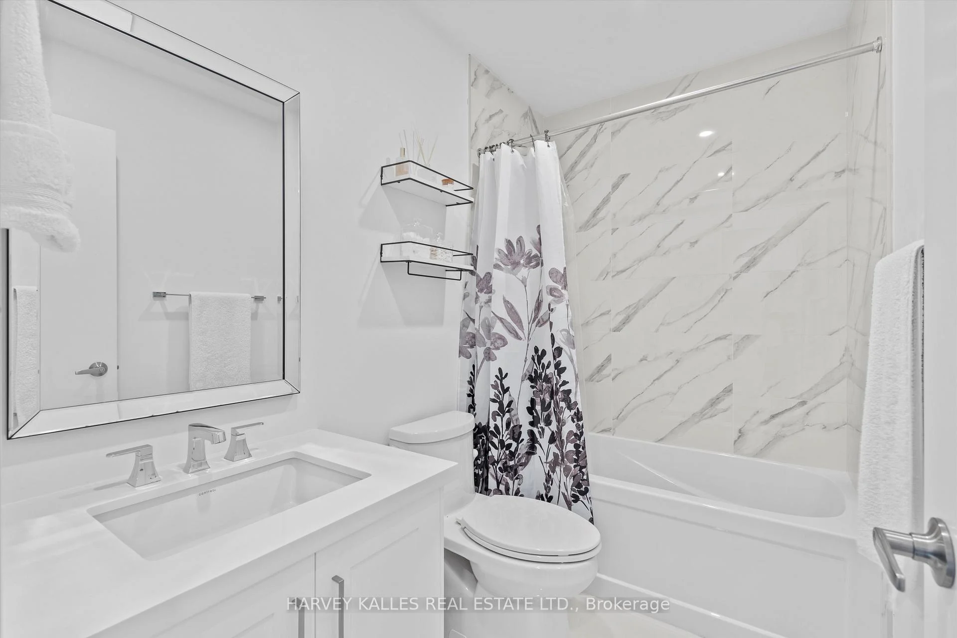 Photo 40 of 609A Harvie Avenue, Toronto, Caledonia-Fairbank — HOMEH
