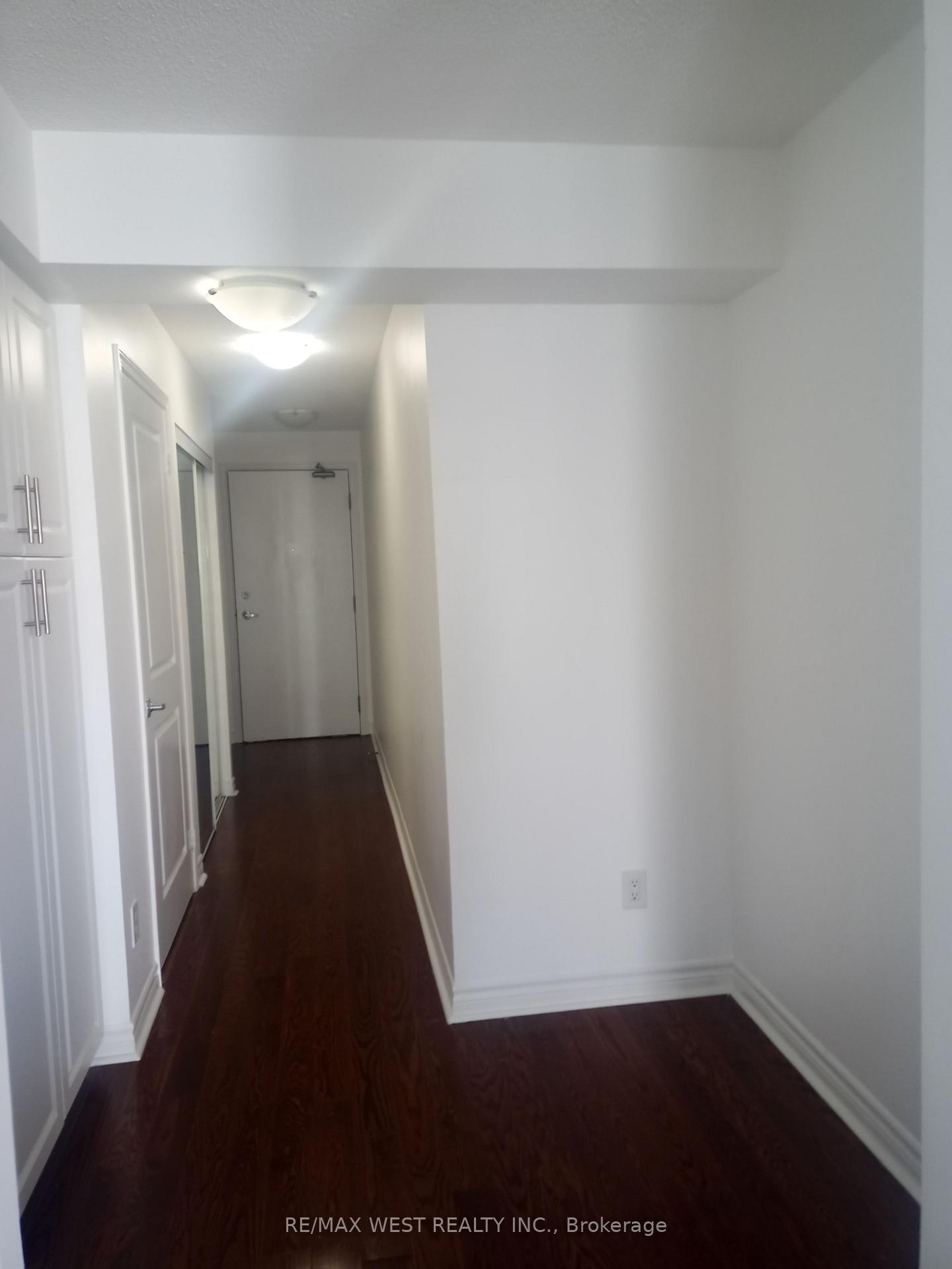 Photo 8 of Unit 522, 27 Rean Drive, North York, Bayview Village — HOMEH