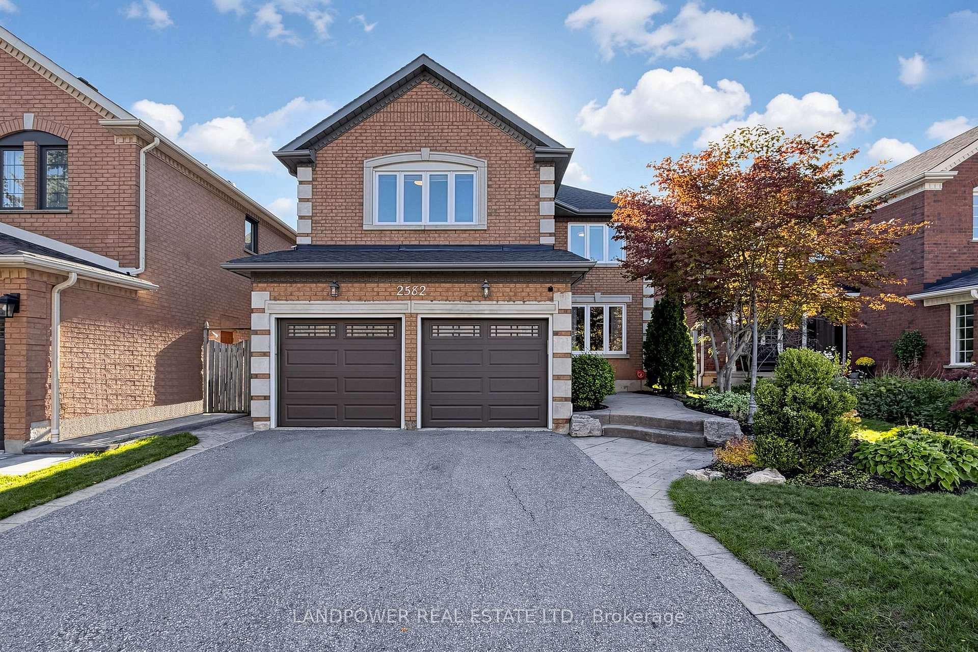 Photo 1 of 2582 Burnford Trail, Mississauga, Erin Mills — HOMEH