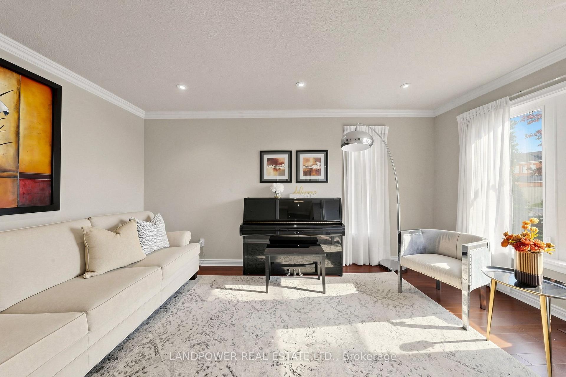Photo 4 of 2582 Burnford Trail, Mississauga, Erin Mills — HOMEH