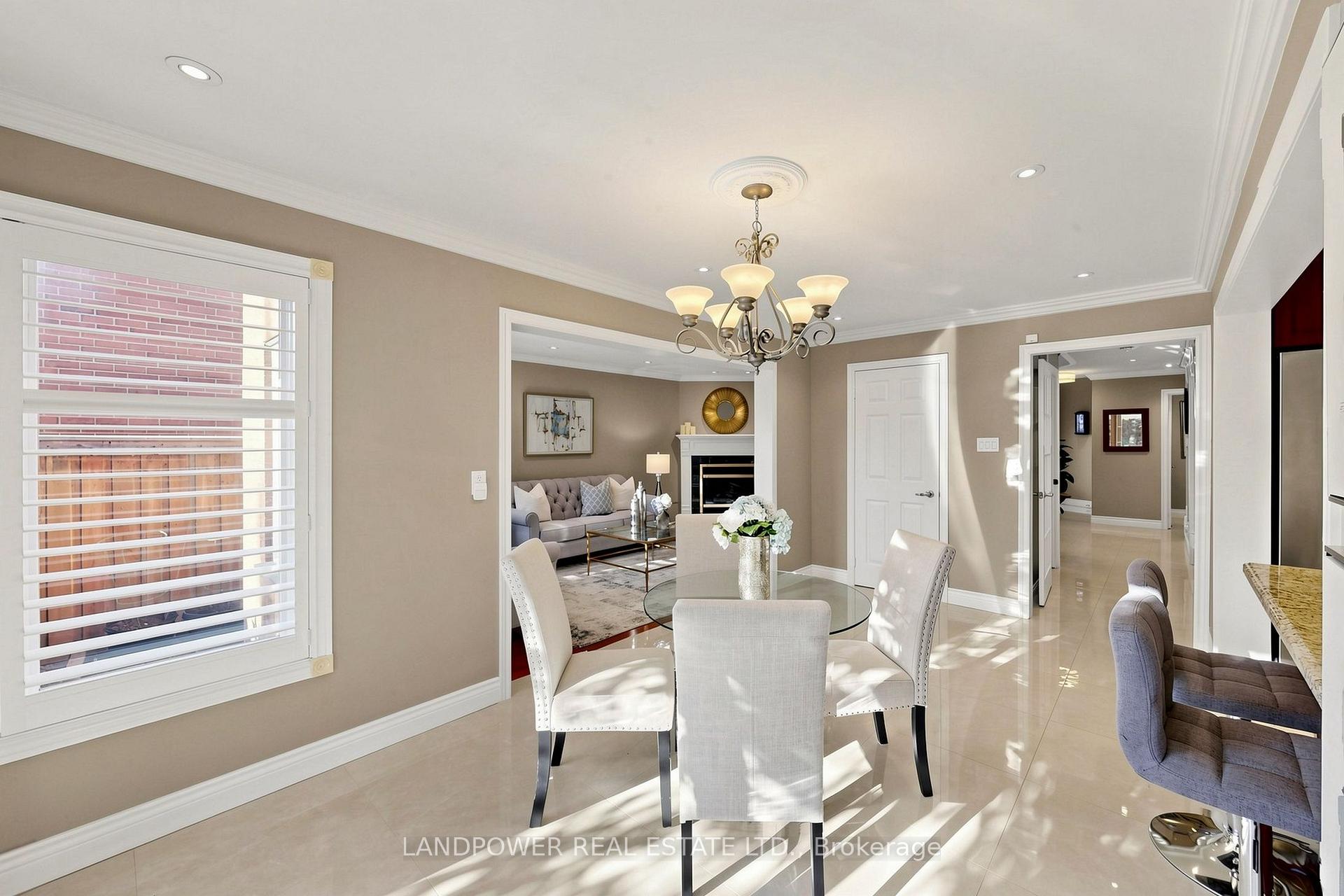 Photo 11 of 2582 Burnford Trail, Mississauga, Erin Mills — HOMEH