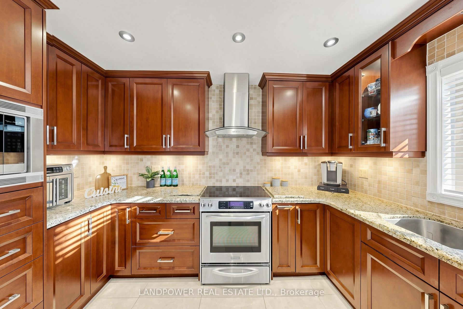 Photo 15 of 2582 Burnford Trail, Mississauga, Erin Mills — HOMEH