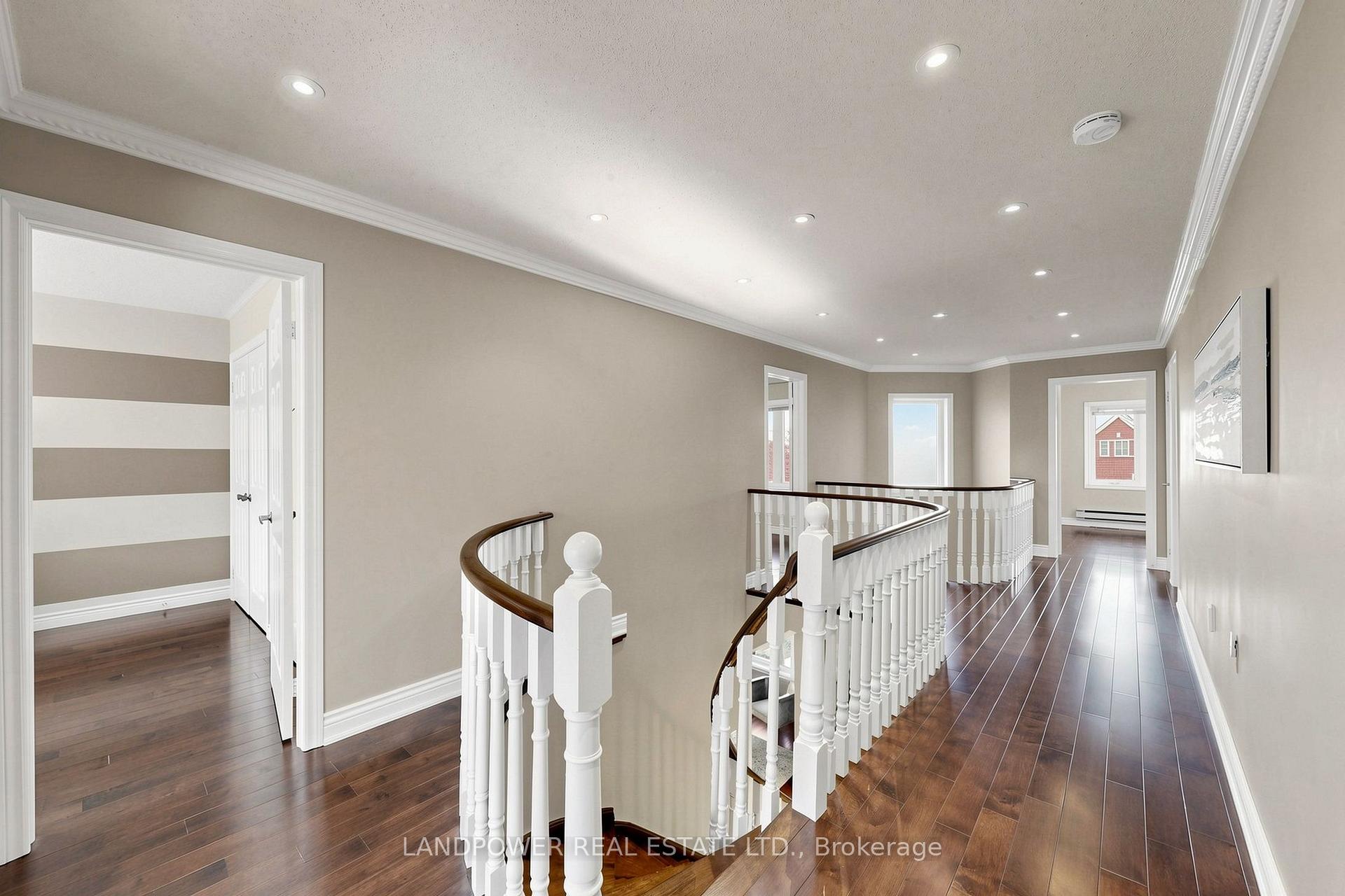 Photo 19 of 2582 Burnford Trail, Mississauga, Erin Mills — HOMEH