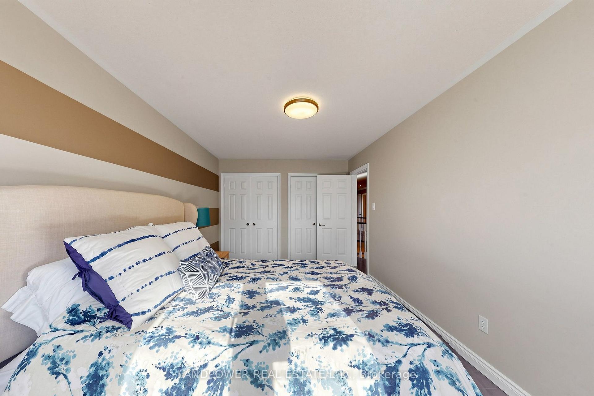 Photo 28 of 2582 Burnford Trail, Mississauga, Erin Mills — HOMEH