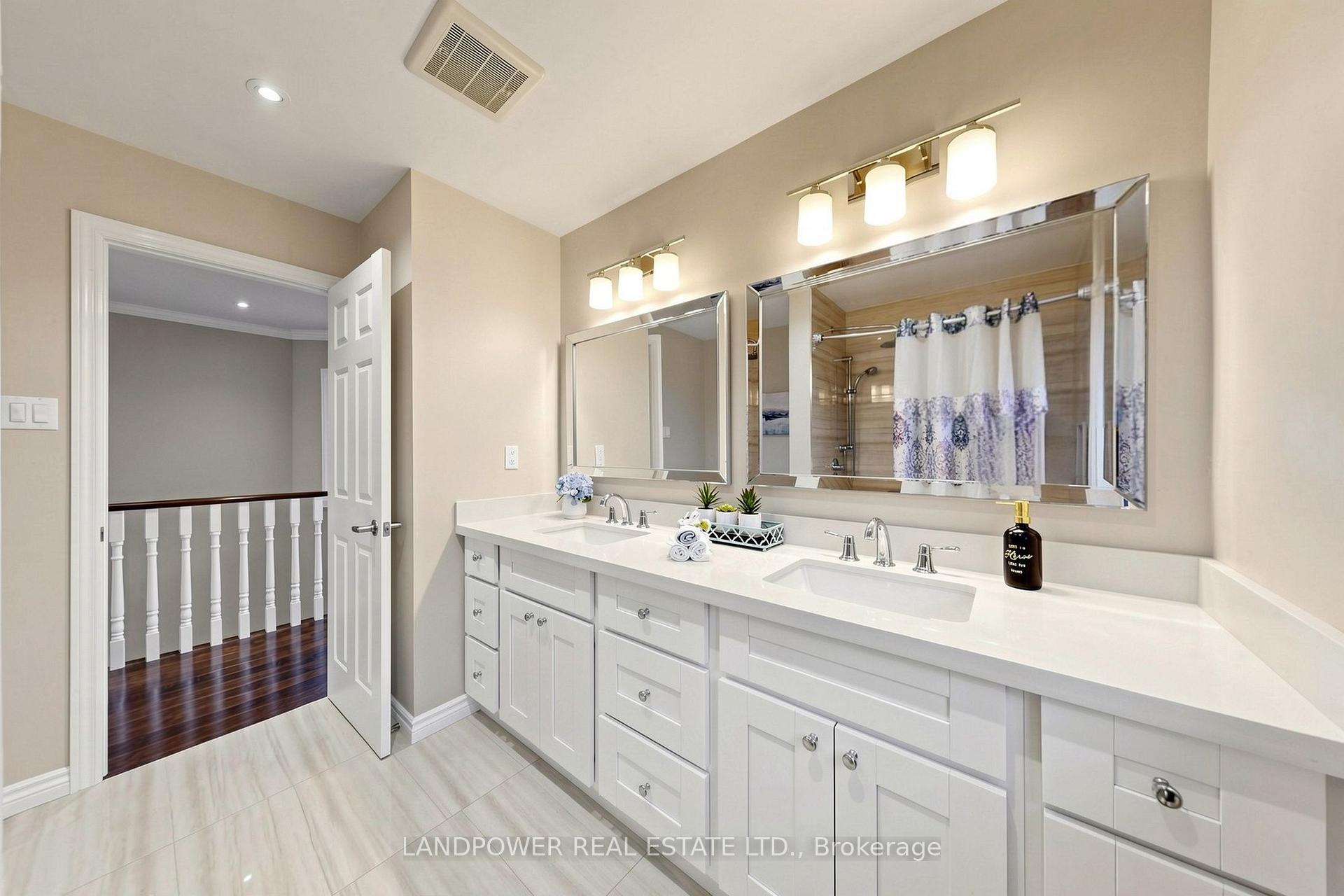 Photo 33 of 2582 Burnford Trail, Mississauga, Erin Mills — HOMEH