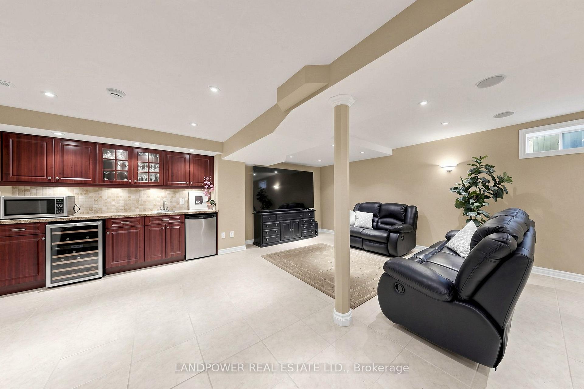 Photo 35 of 2582 Burnford Trail, Mississauga, Erin Mills — HOMEH