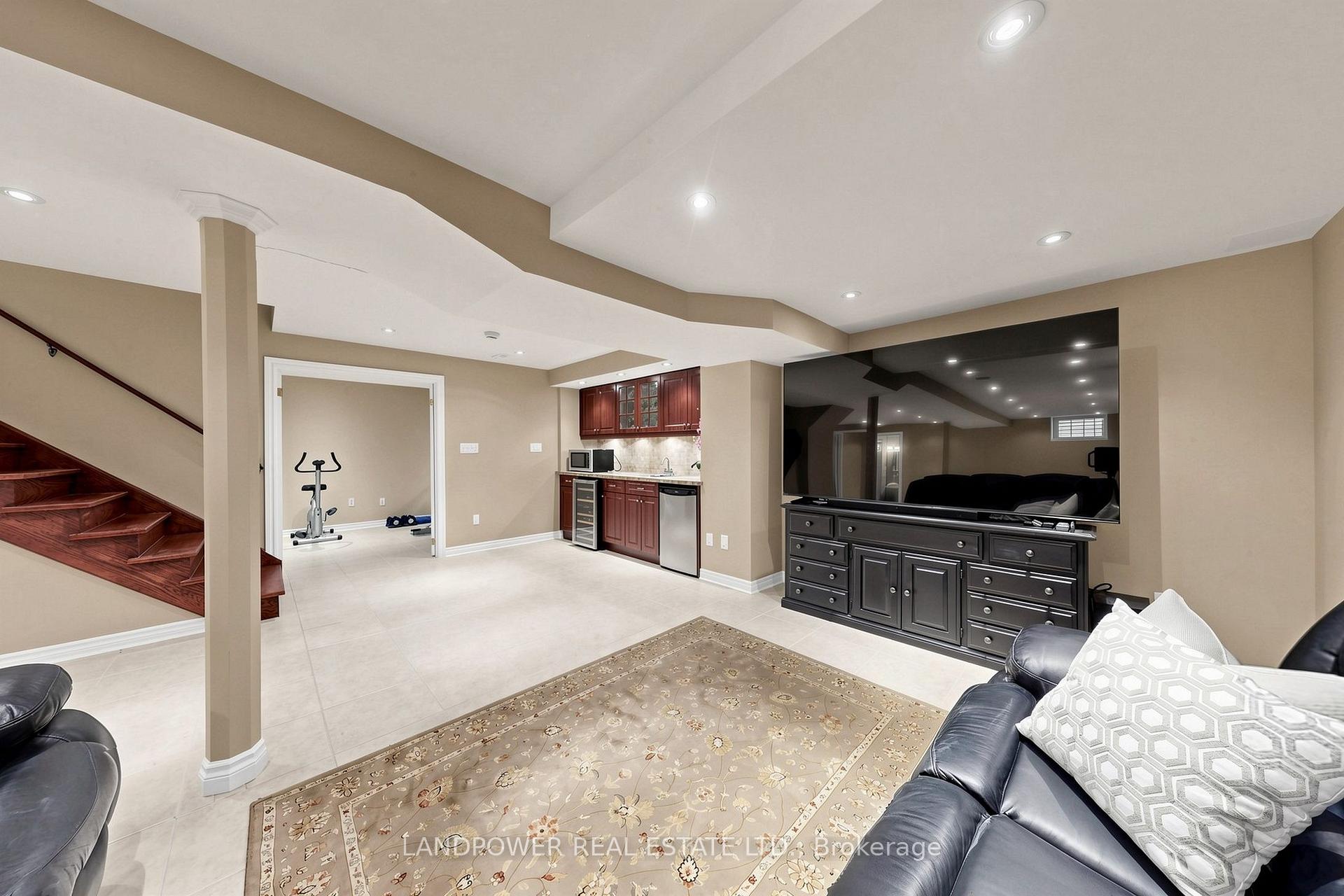 Photo 37 of 2582 Burnford Trail, Mississauga, Erin Mills — HOMEH
