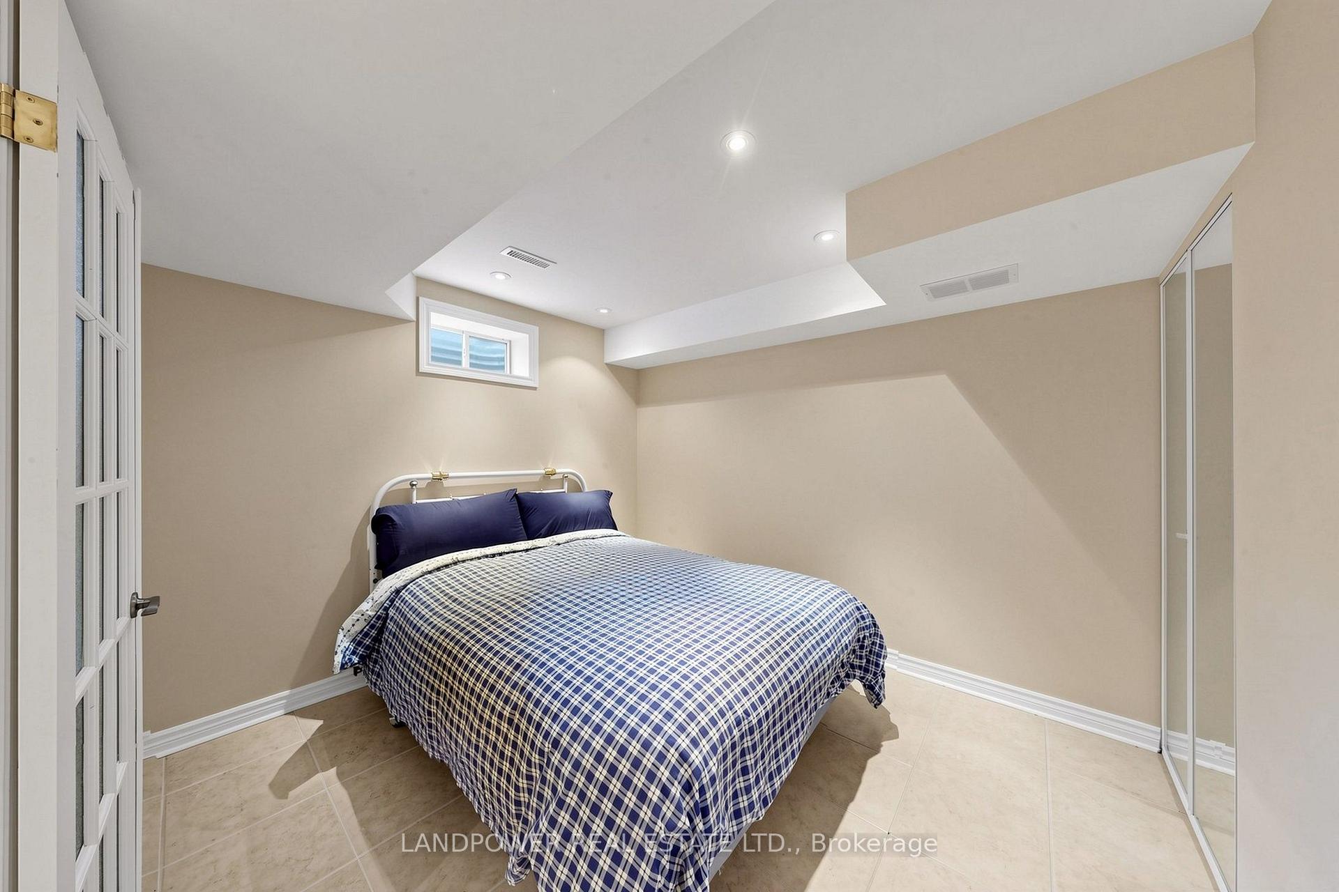 Photo 41 of 2582 Burnford Trail, Mississauga, Erin Mills — HOMEH