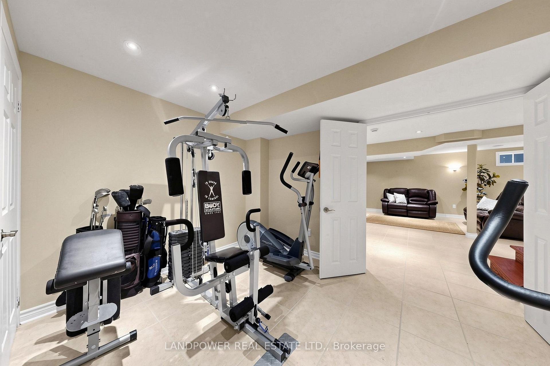Photo 43 of 2582 Burnford Trail, Mississauga, Erin Mills — HOMEH