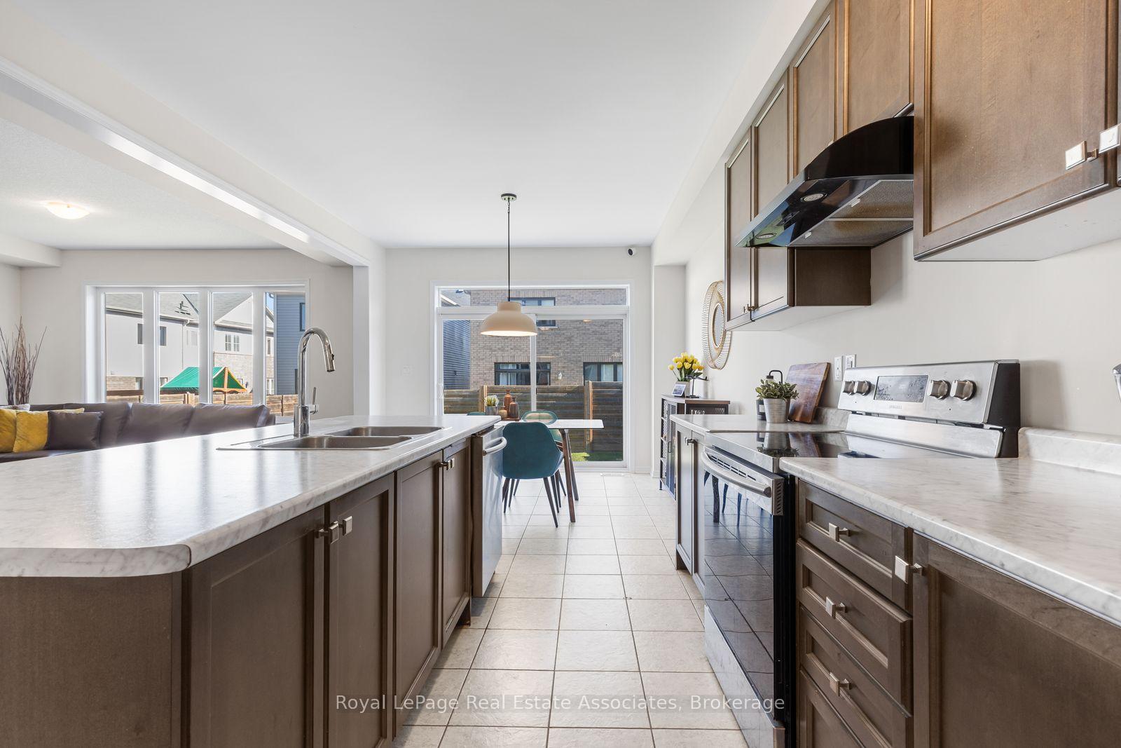 Photo 6 of 40 Sumac Drive, Haldimand — HOMEH