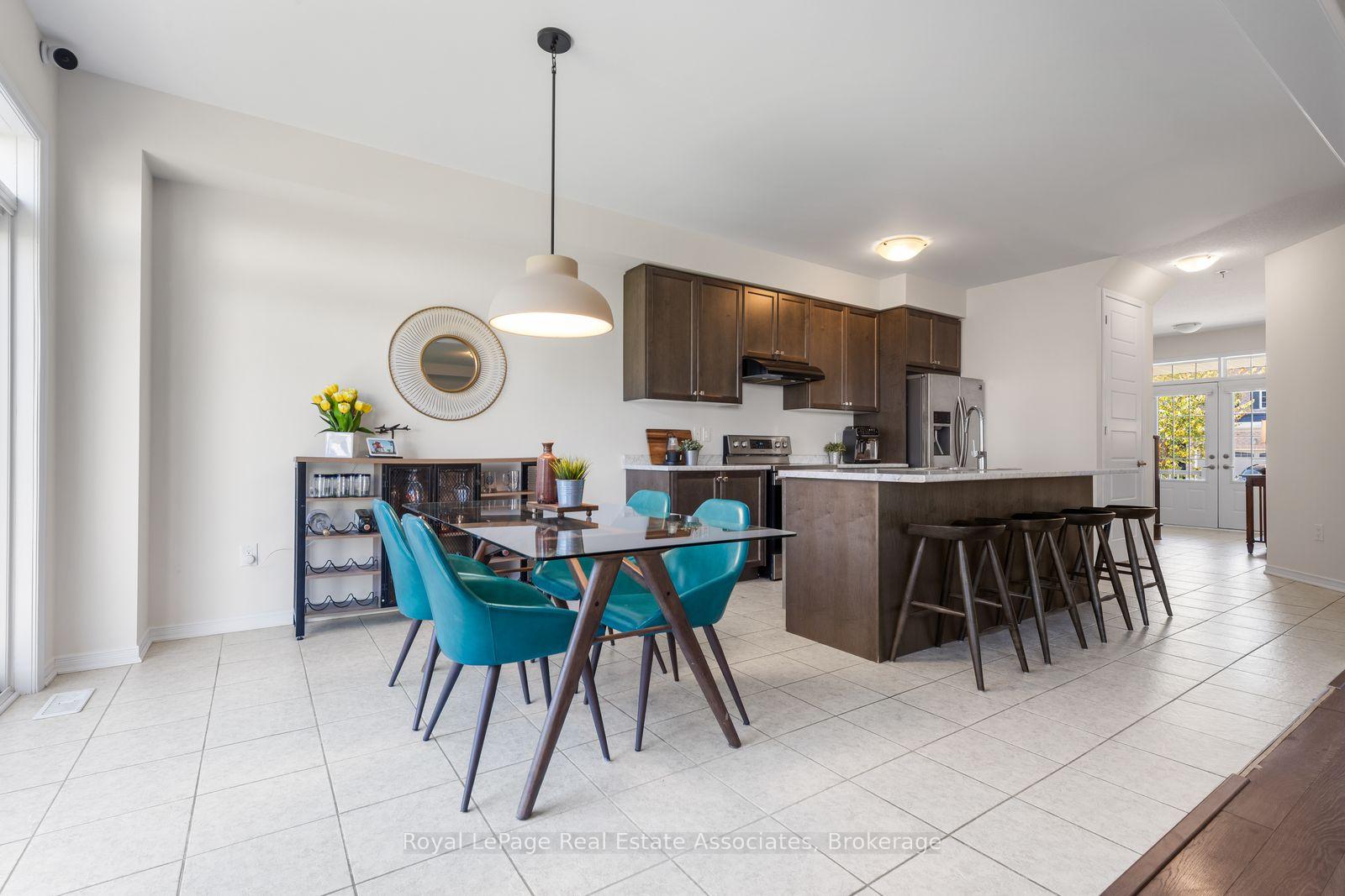 Photo 13 of 40 Sumac Drive, Haldimand — HOMEH