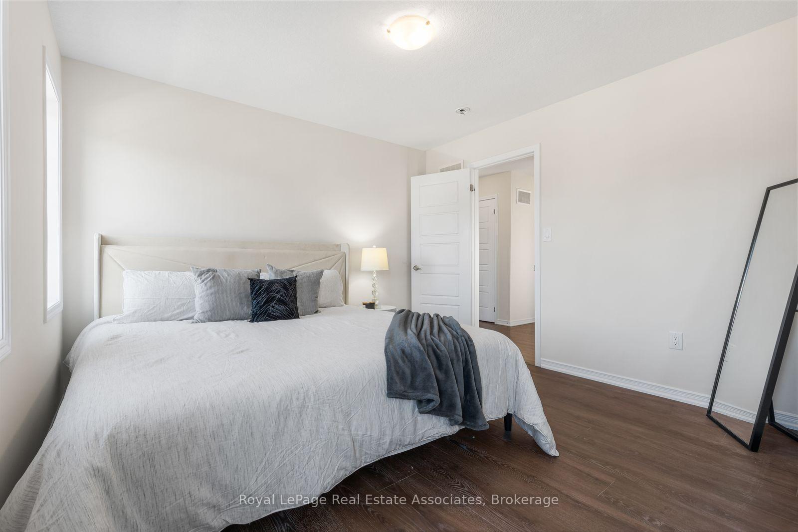 Photo 22 of 40 Sumac Drive, Haldimand — HOMEH