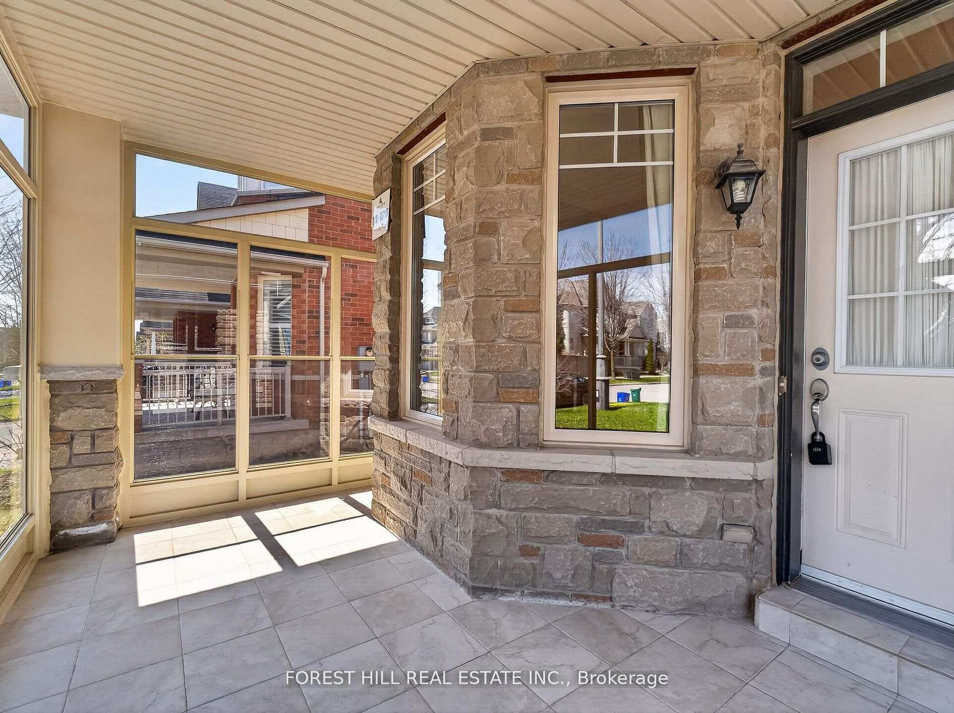 Photo 3 of 12 Stookes Crescent, Richmond Hill, Jefferson — HOMEH