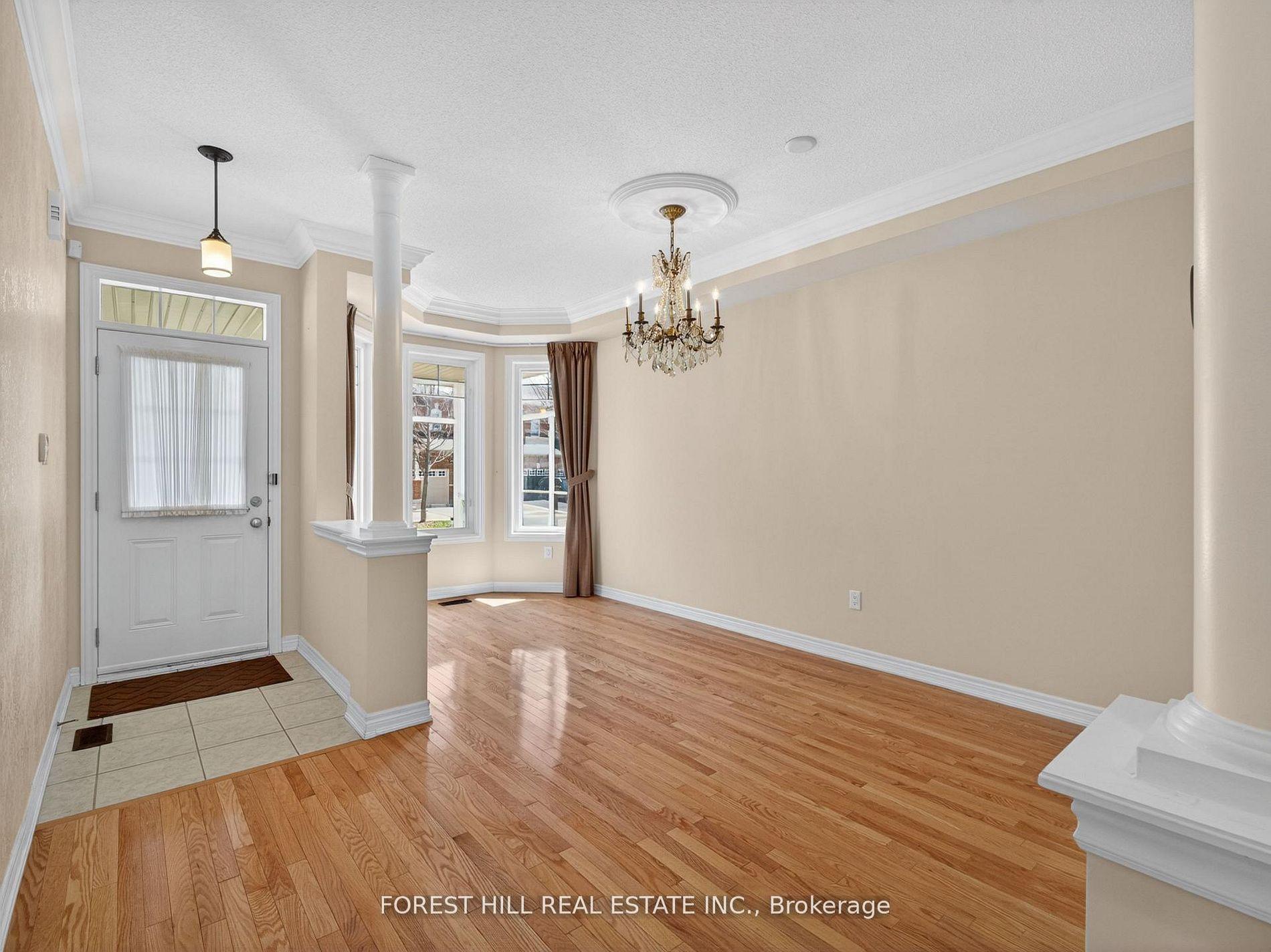 Photo 4 of 12 Stookes Crescent, Richmond Hill, Jefferson — HOMEH