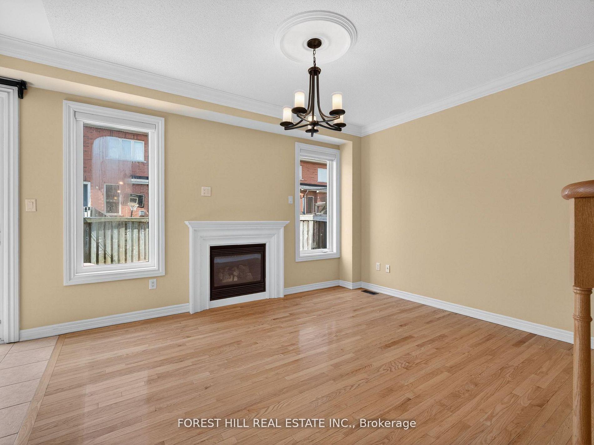 Photo 9 of 12 Stookes Crescent, Richmond Hill, Jefferson — HOMEH