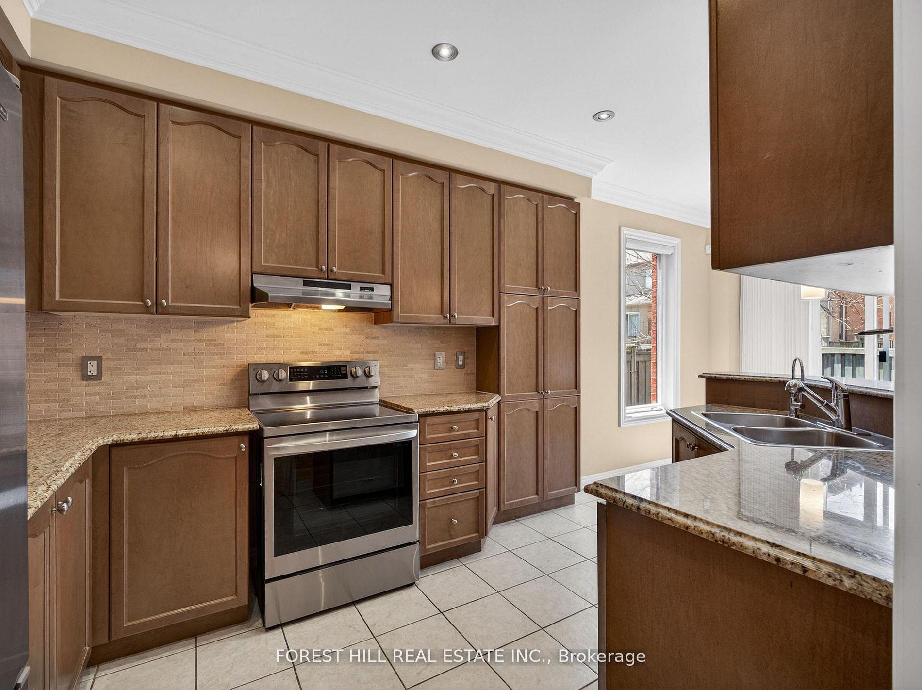 Photo 18 of 12 Stookes Crescent, Richmond Hill, Jefferson — HOMEH