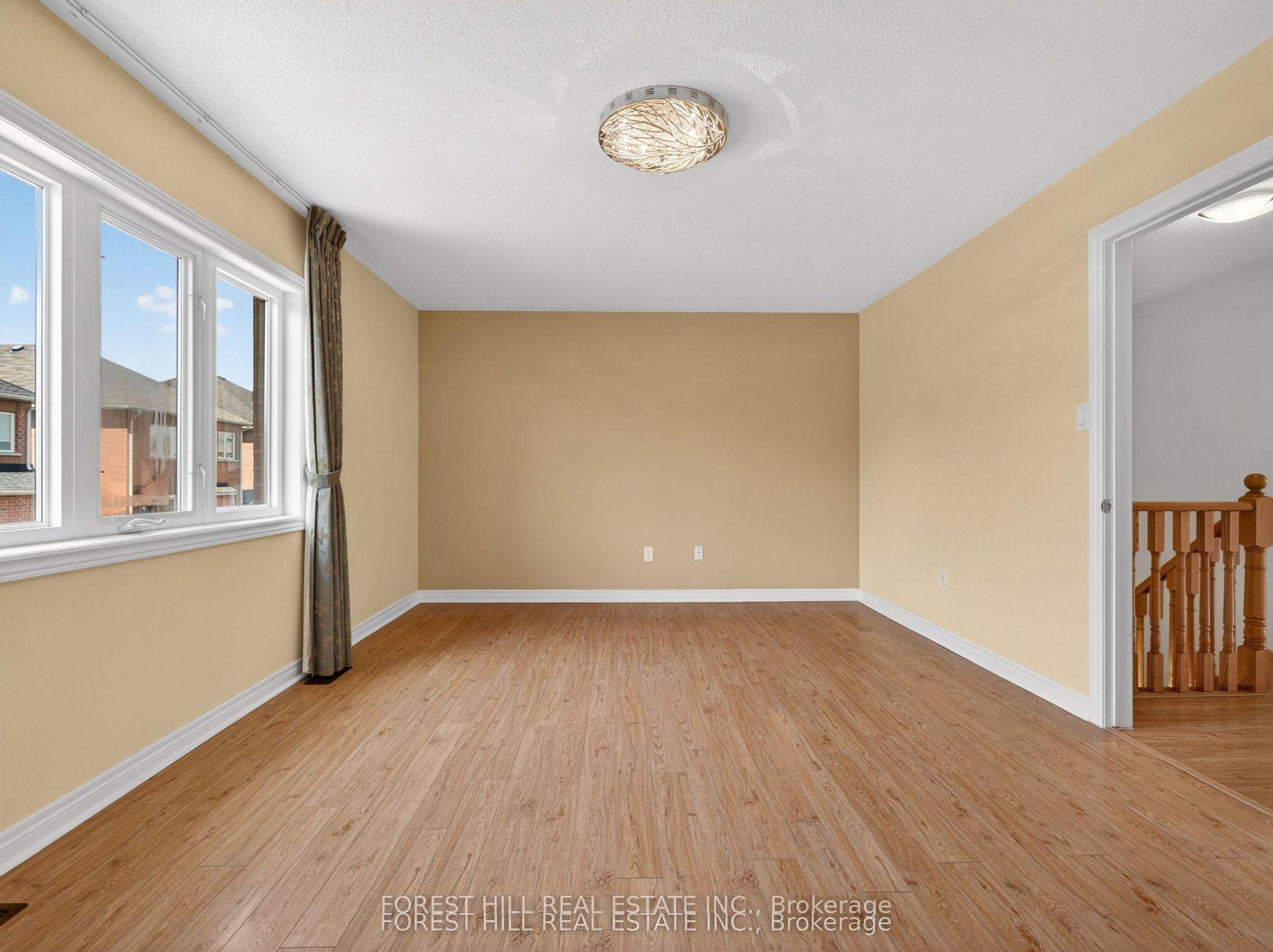 Photo 21 of 12 Stookes Crescent, Richmond Hill, Jefferson — HOMEH