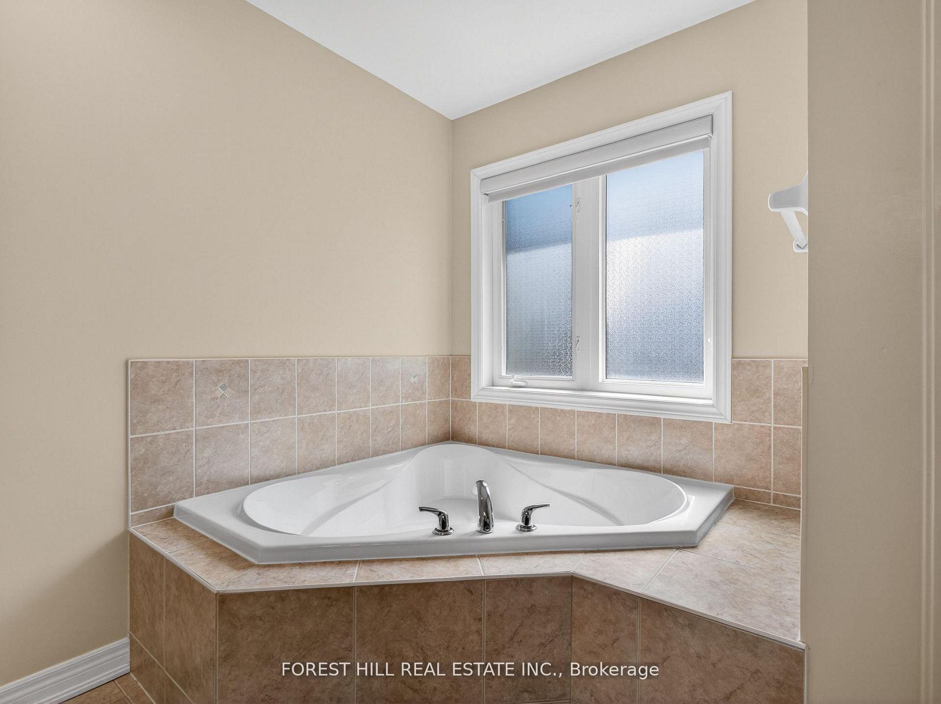 Photo 25 of 12 Stookes Crescent, Richmond Hill, Jefferson — HOMEH