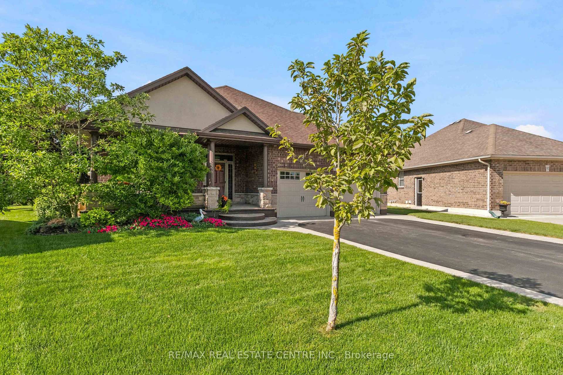 Photo 3 of 99 Magnolia Drive, Norfolk, Port Dover — HOMEH