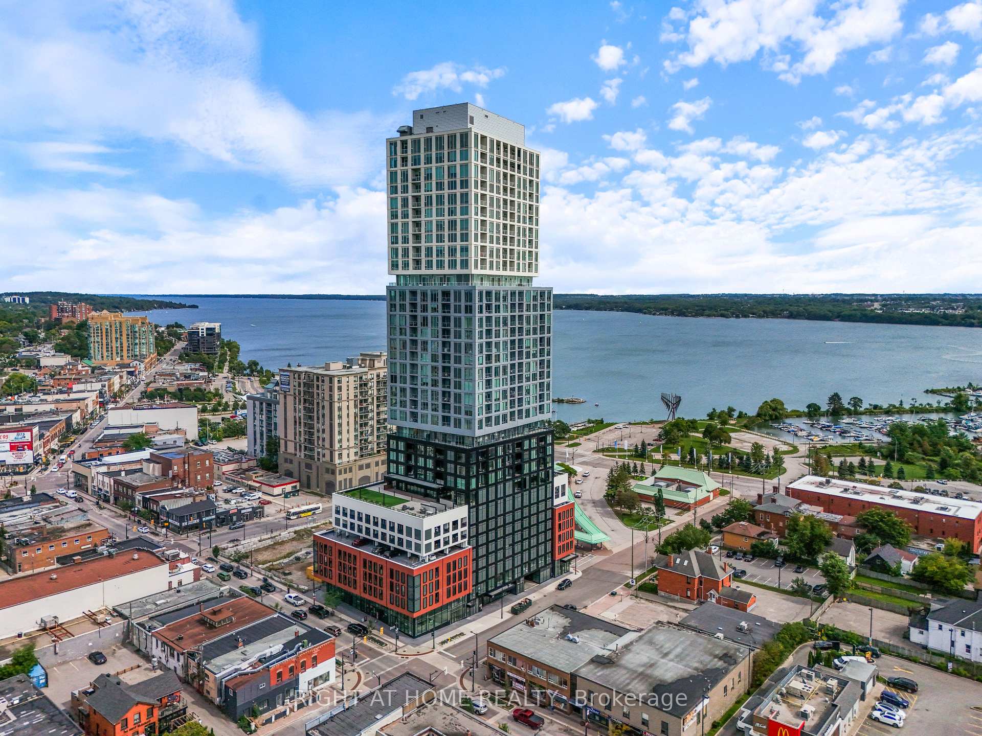 Photo 2 of Unit 2407, 39 Mary Street, Barrie, City Centre — HOMEH
