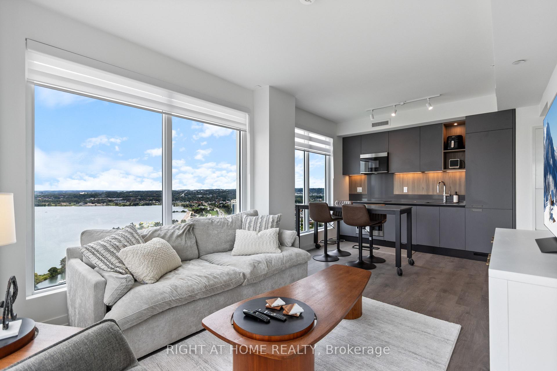Photo 5 of Unit 2407, 39 Mary Street, Barrie, City Centre — HOMEH