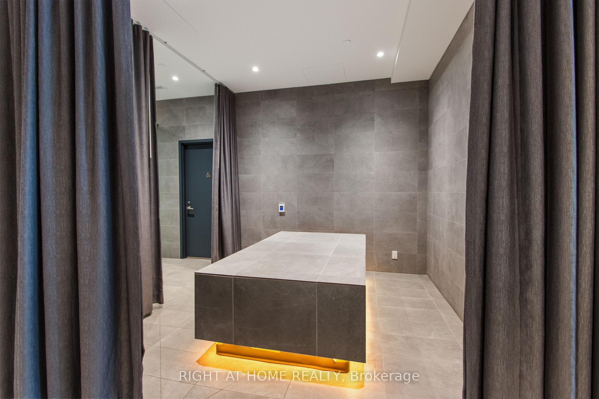 Photo 25 of Unit 2407, 39 Mary Street, Barrie, City Centre — HOMEH