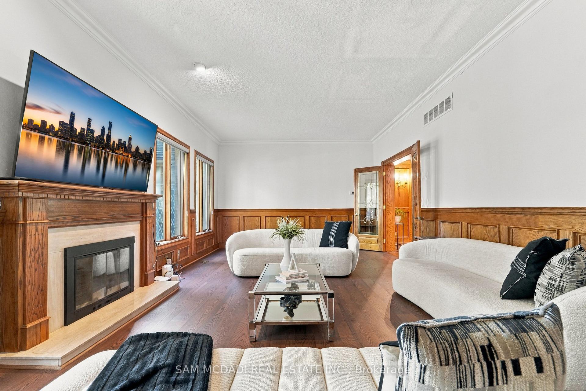 Photo 6 of 2480 Mississauga Road, Mississauga, Sheridan — HOMEH