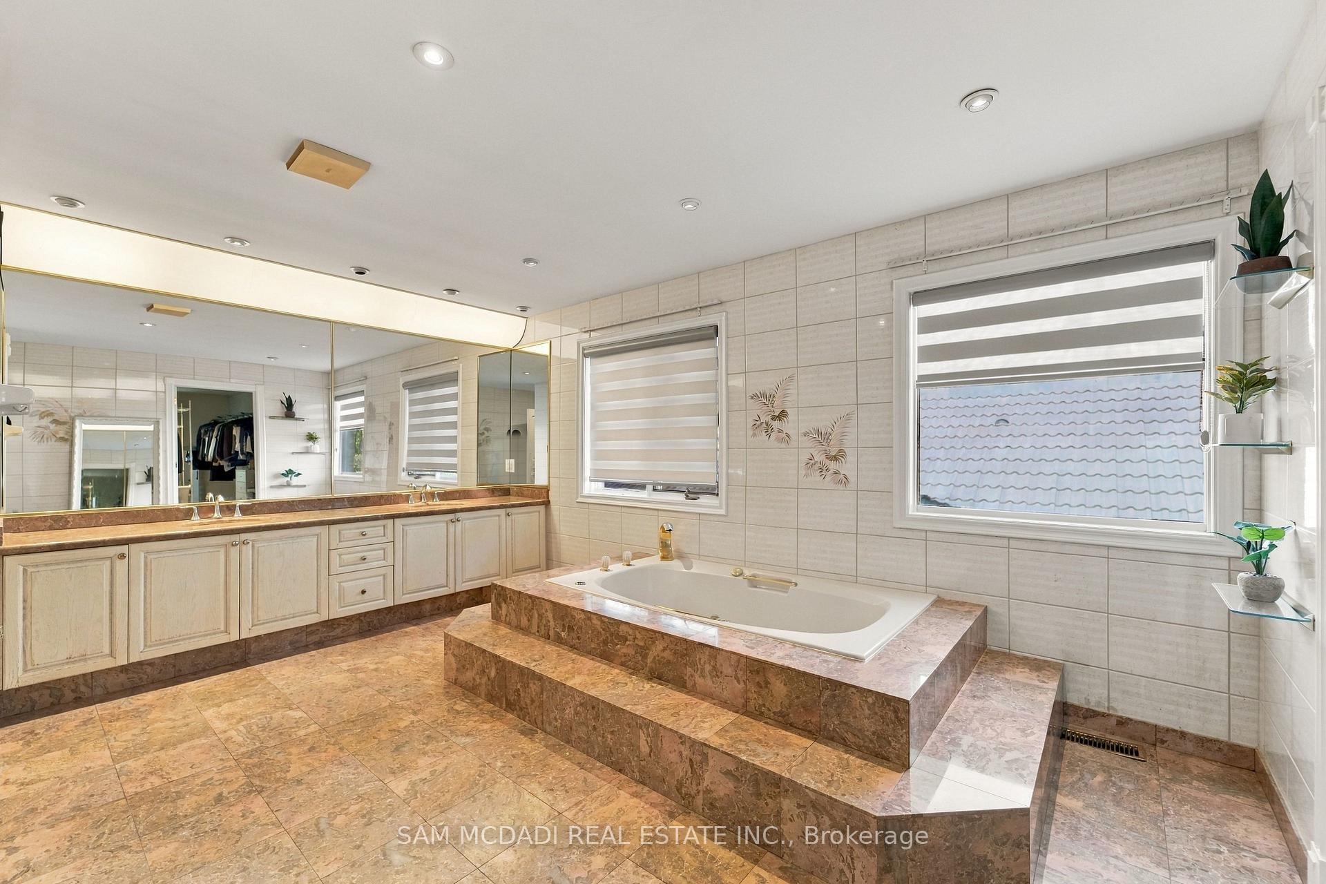 Photo 28 of 2480 Mississauga Road, Mississauga, Sheridan — HOMEH