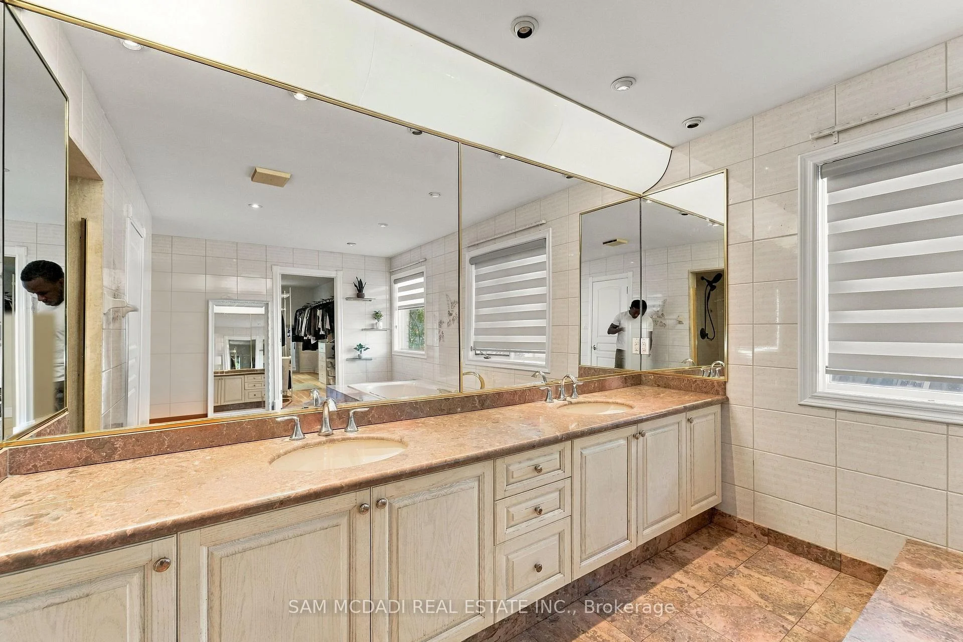 Photo 27 of 2480 Mississauga Road, Mississauga, Sheridan — HOMEH
