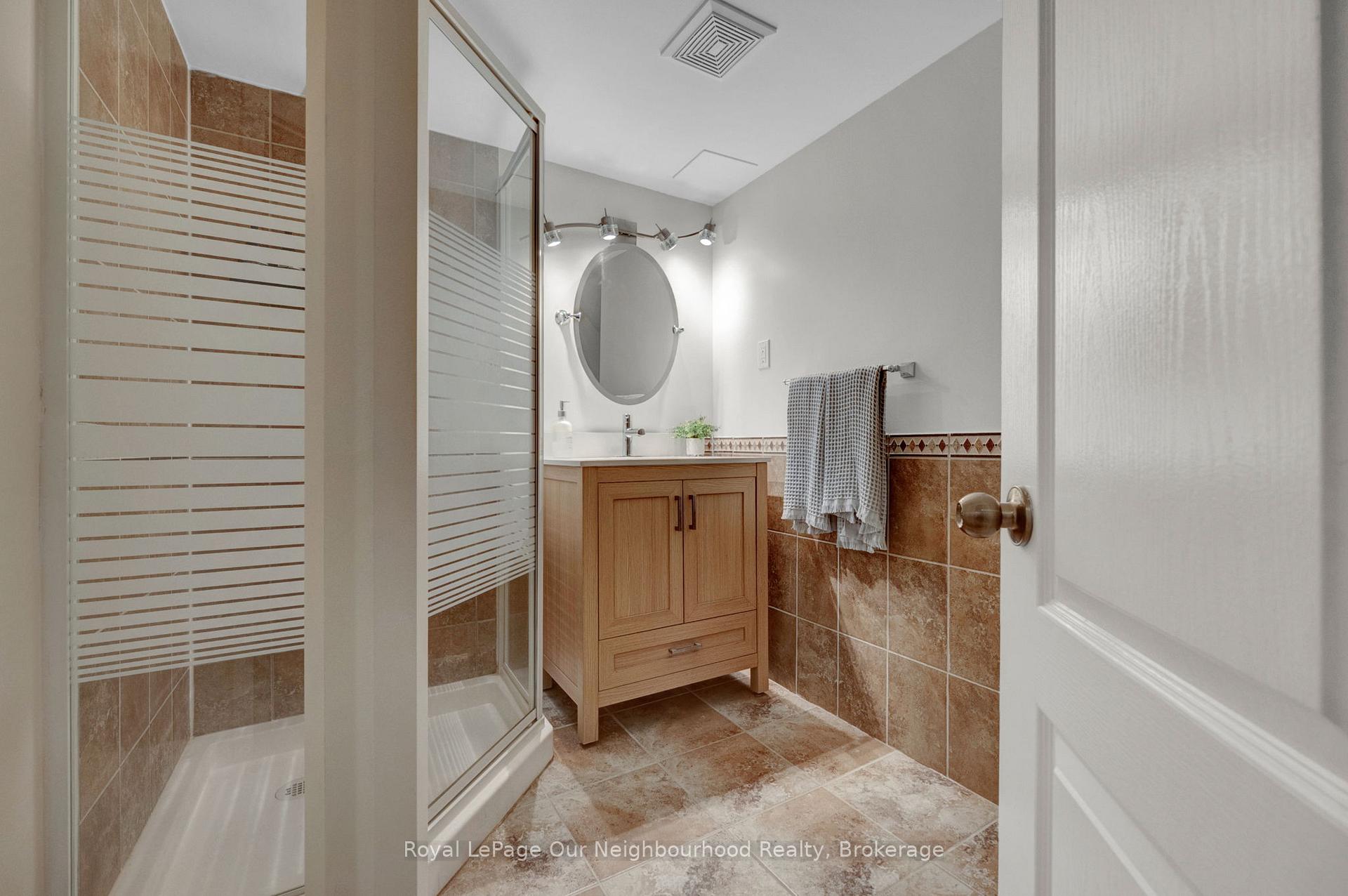 Photo 36 of 977 Audley Road S, Ajax, South East — HOMEH