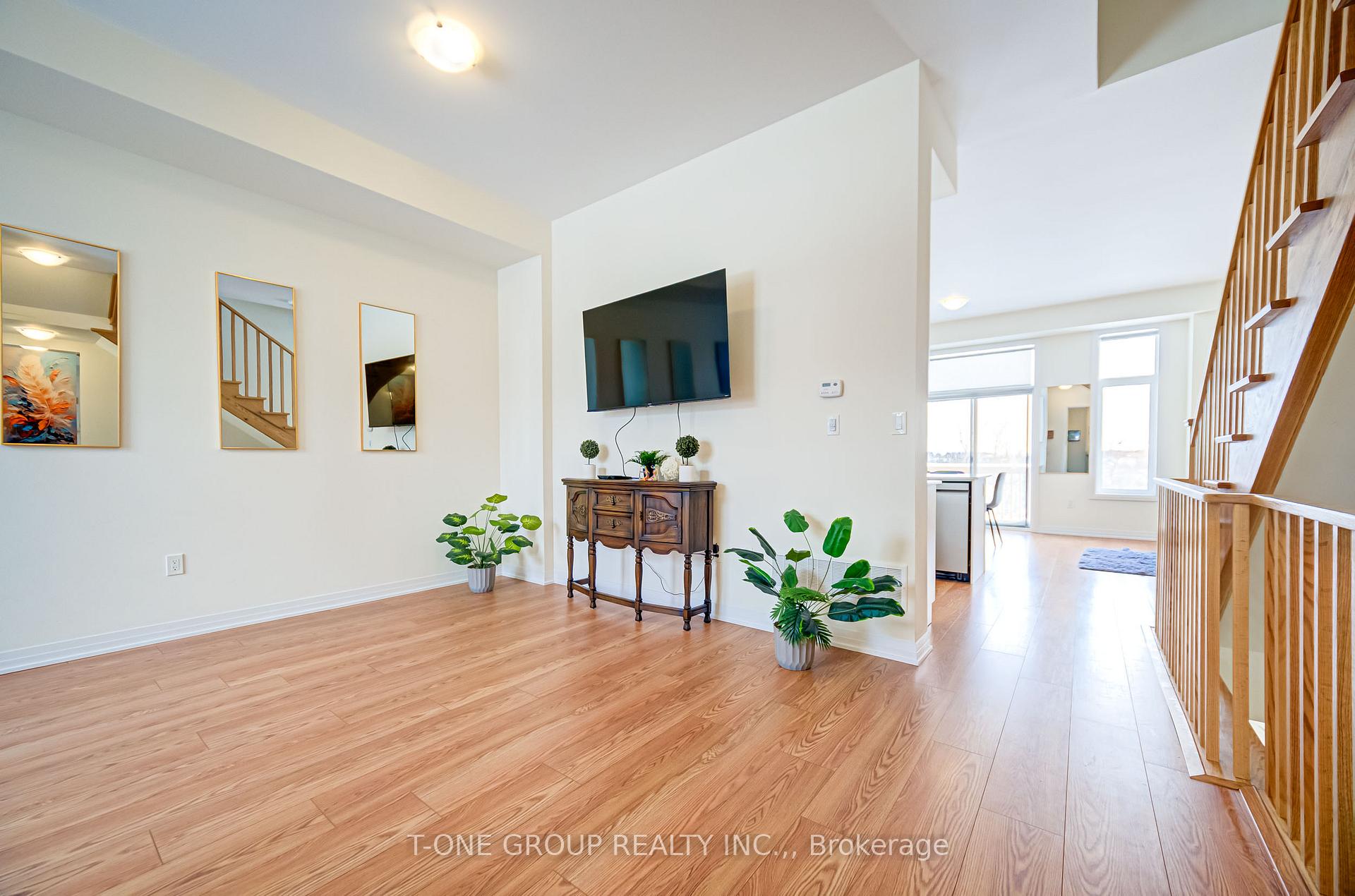 Photo 5 of 83 Millman Lane, Richmond Hill, Rural Richmond Hill — HOMEH