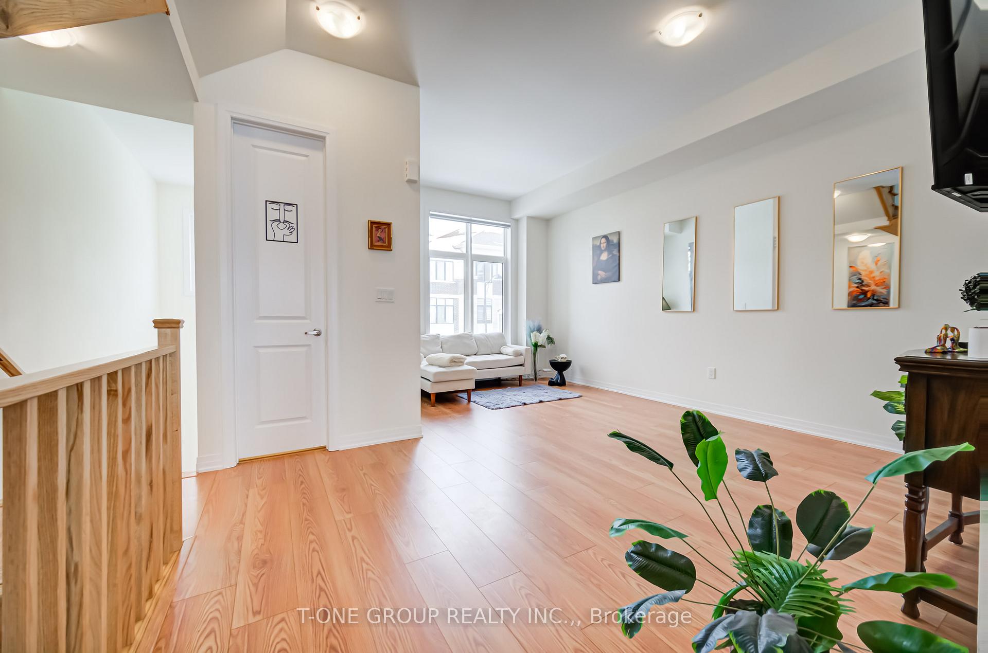 Photo 7 of 83 Millman Lane, Richmond Hill, Rural Richmond Hill — HOMEH