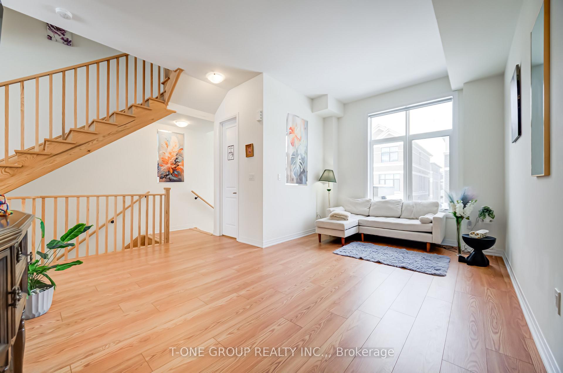 Photo 10 of 83 Millman Lane, Richmond Hill, Rural Richmond Hill — HOMEH