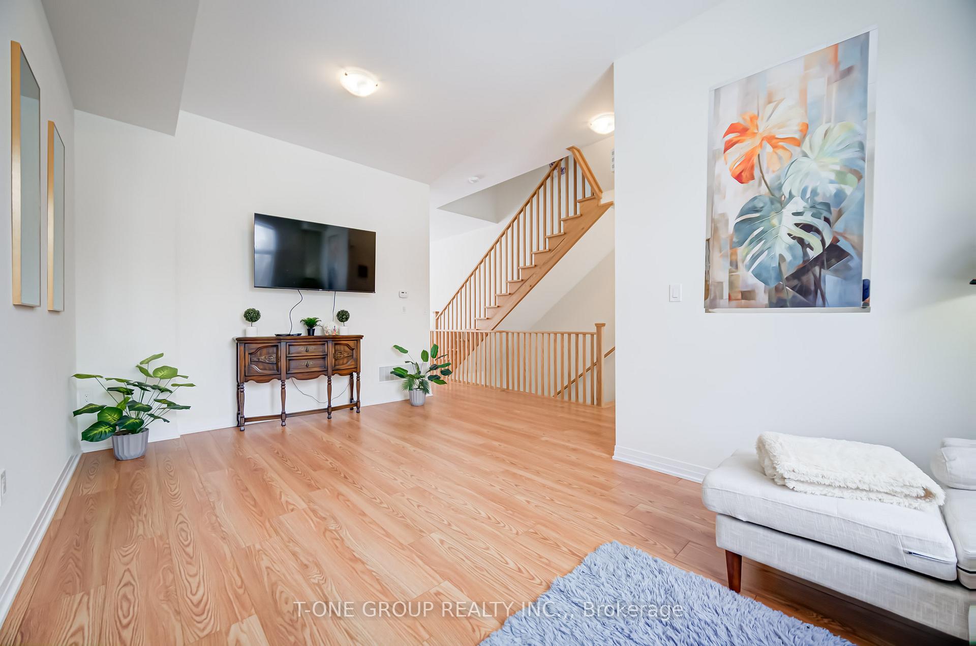 Photo 12 of 83 Millman Lane, Richmond Hill, Rural Richmond Hill — HOMEH