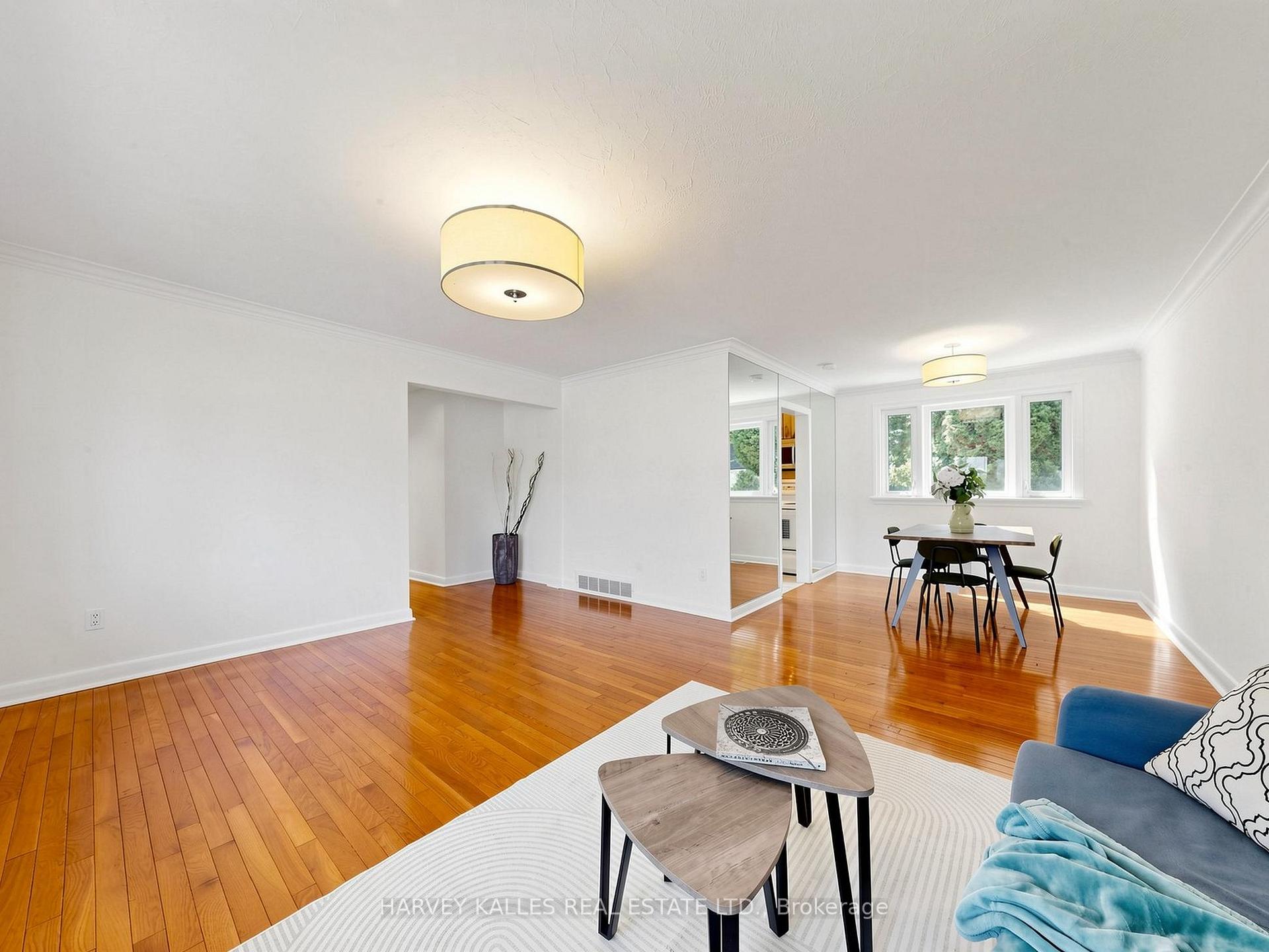 Photo 6 of 87 Combe Avenue, North York, Bathurst Manor — HOMEH