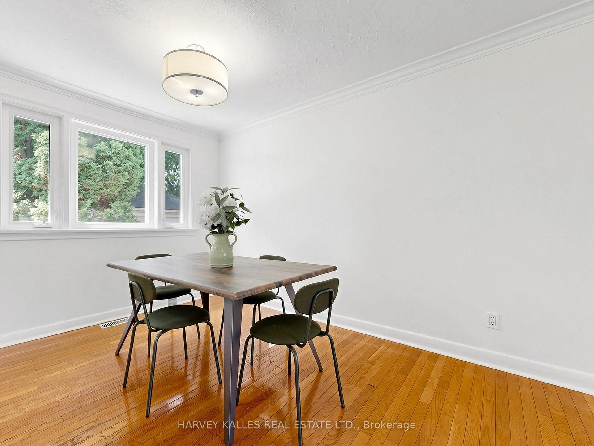 Photo 10 of 87 Combe Avenue, North York, Bathurst Manor — HOMEH
