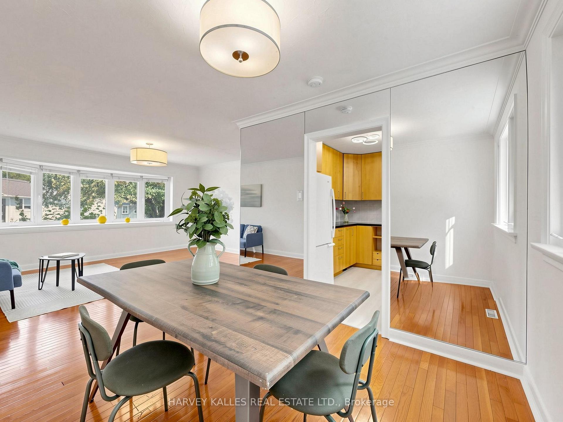 Photo 11 of 87 Combe Avenue, North York, Bathurst Manor — HOMEH