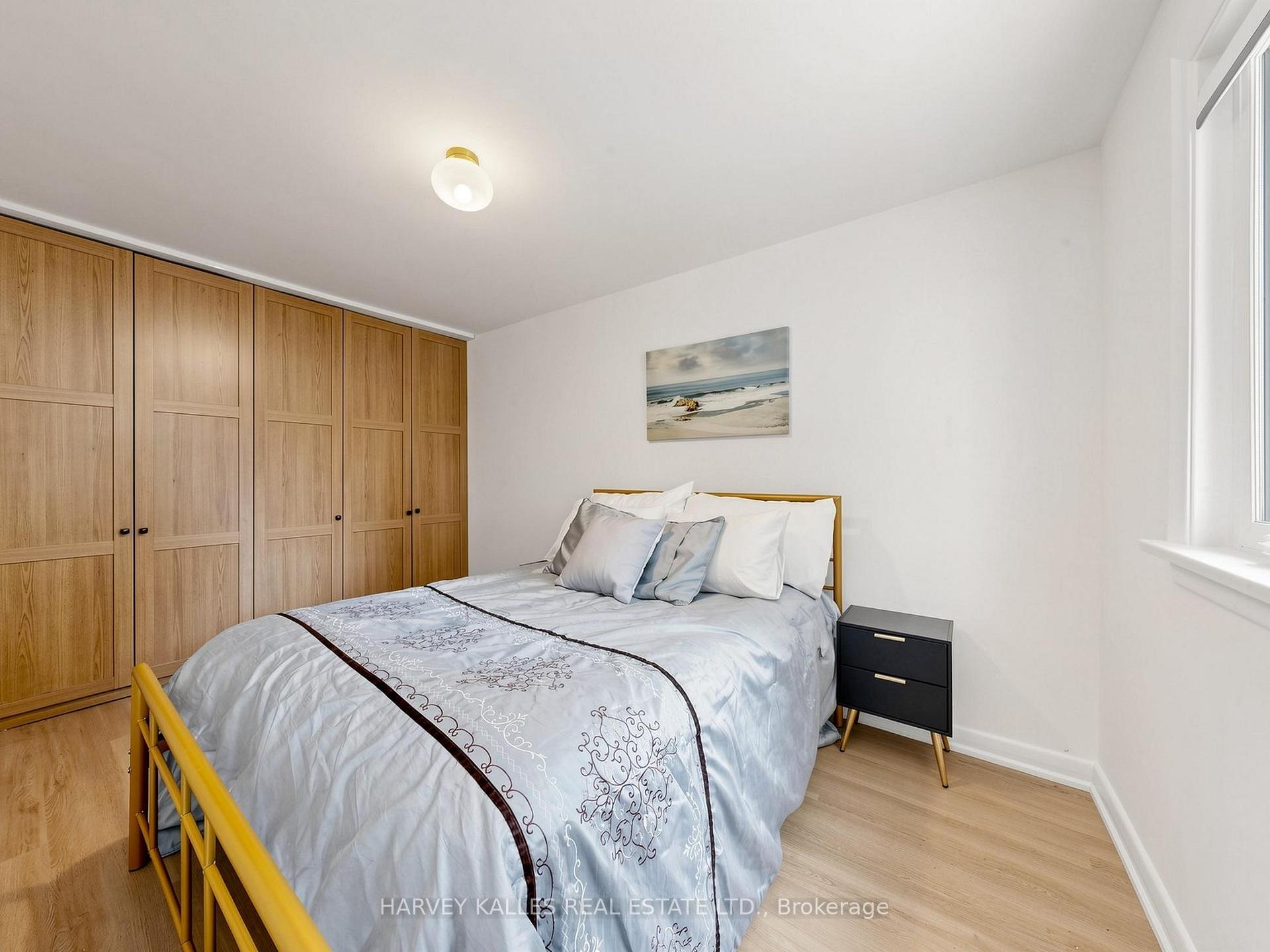 Photo 12 of 87 Combe Avenue, North York, Bathurst Manor — HOMEH