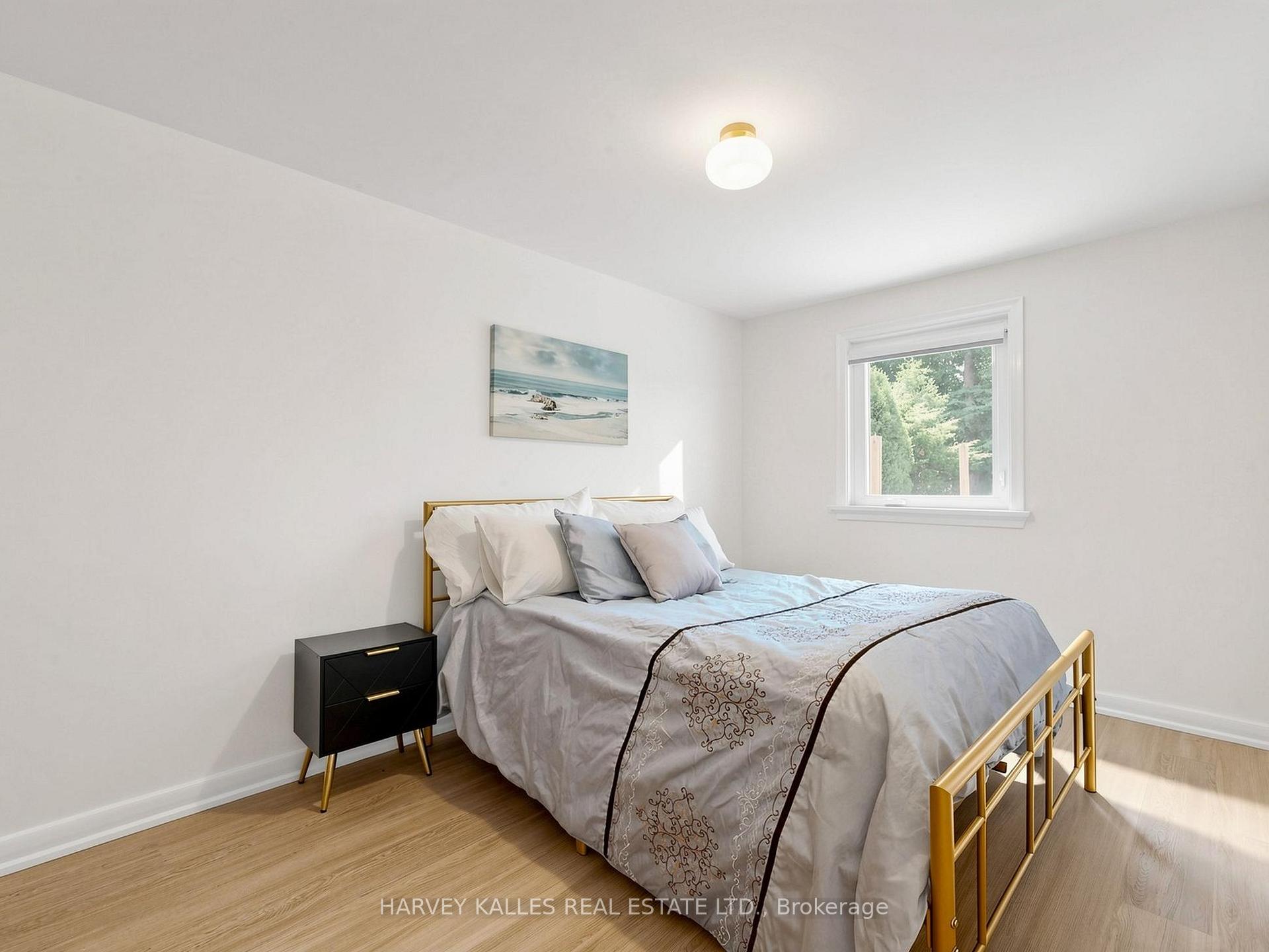 Photo 13 of 87 Combe Avenue, North York, Bathurst Manor — HOMEH