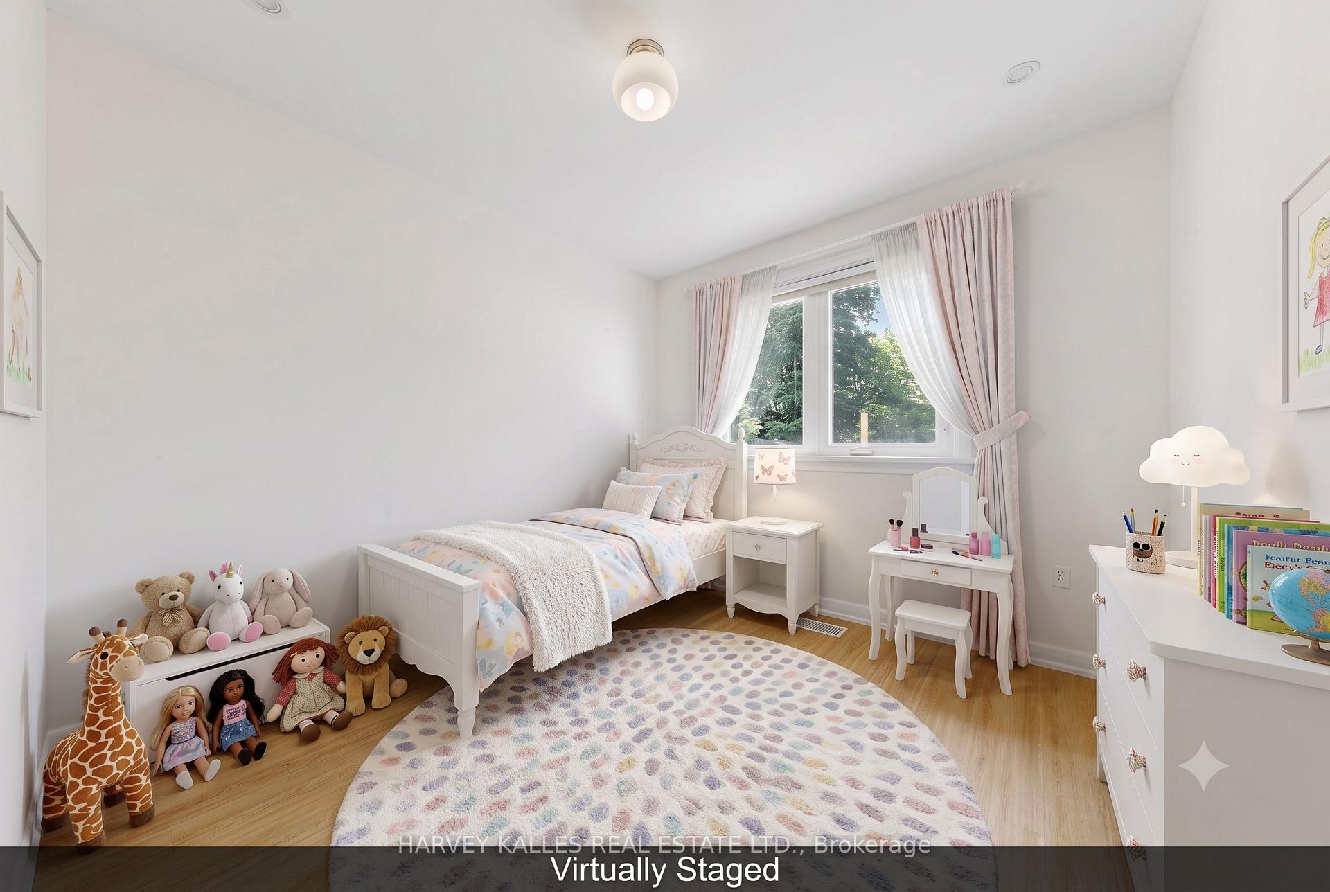 Photo 17 of 87 Combe Avenue, North York, Bathurst Manor — HOMEH