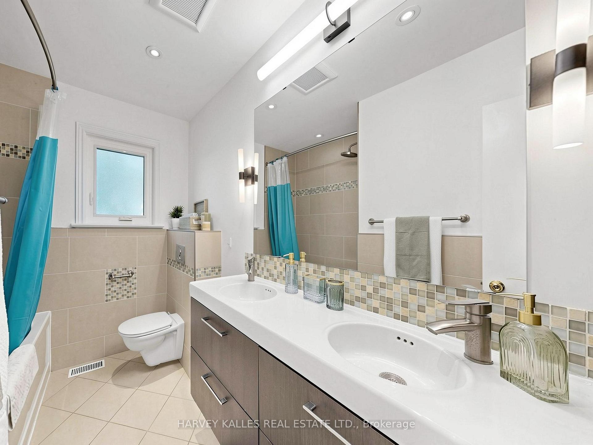 Photo 20 of 87 Combe Avenue, North York, Bathurst Manor — HOMEH