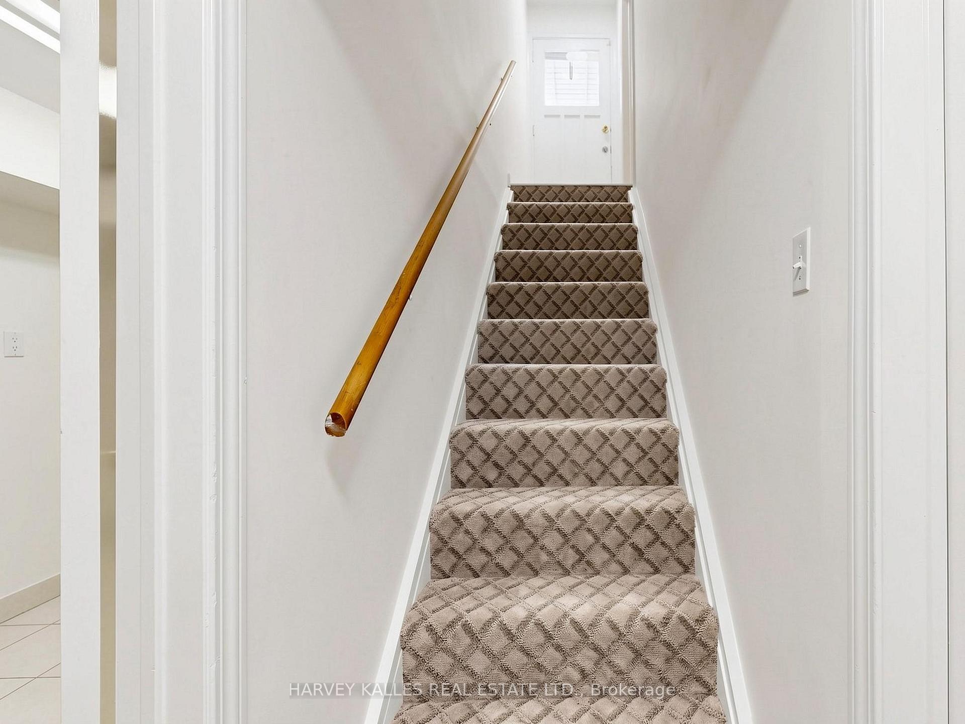 Photo 21 of 87 Combe Avenue, North York, Bathurst Manor — HOMEH